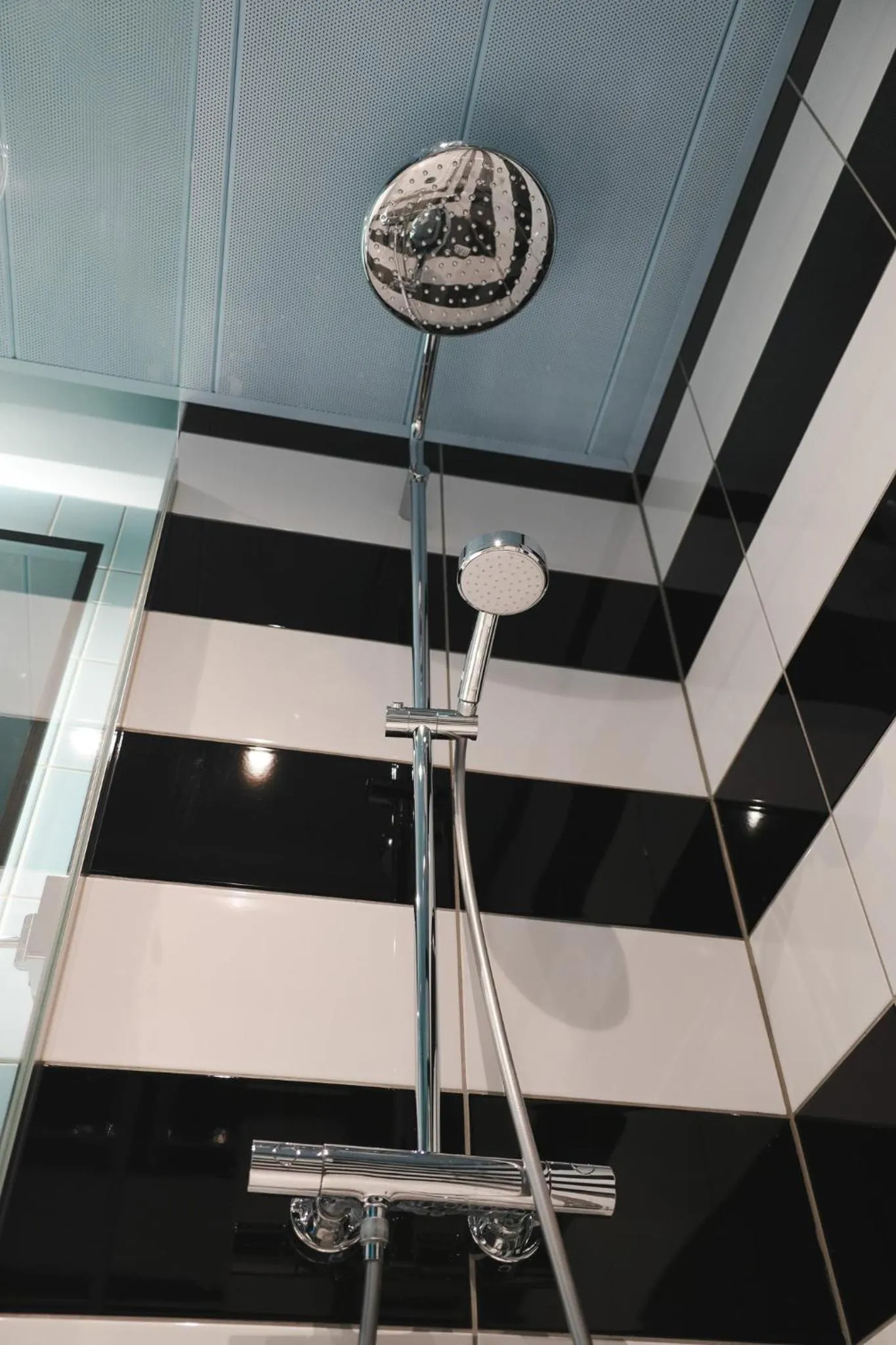 Shower in Crowne Plaza Antwerpen by IHG