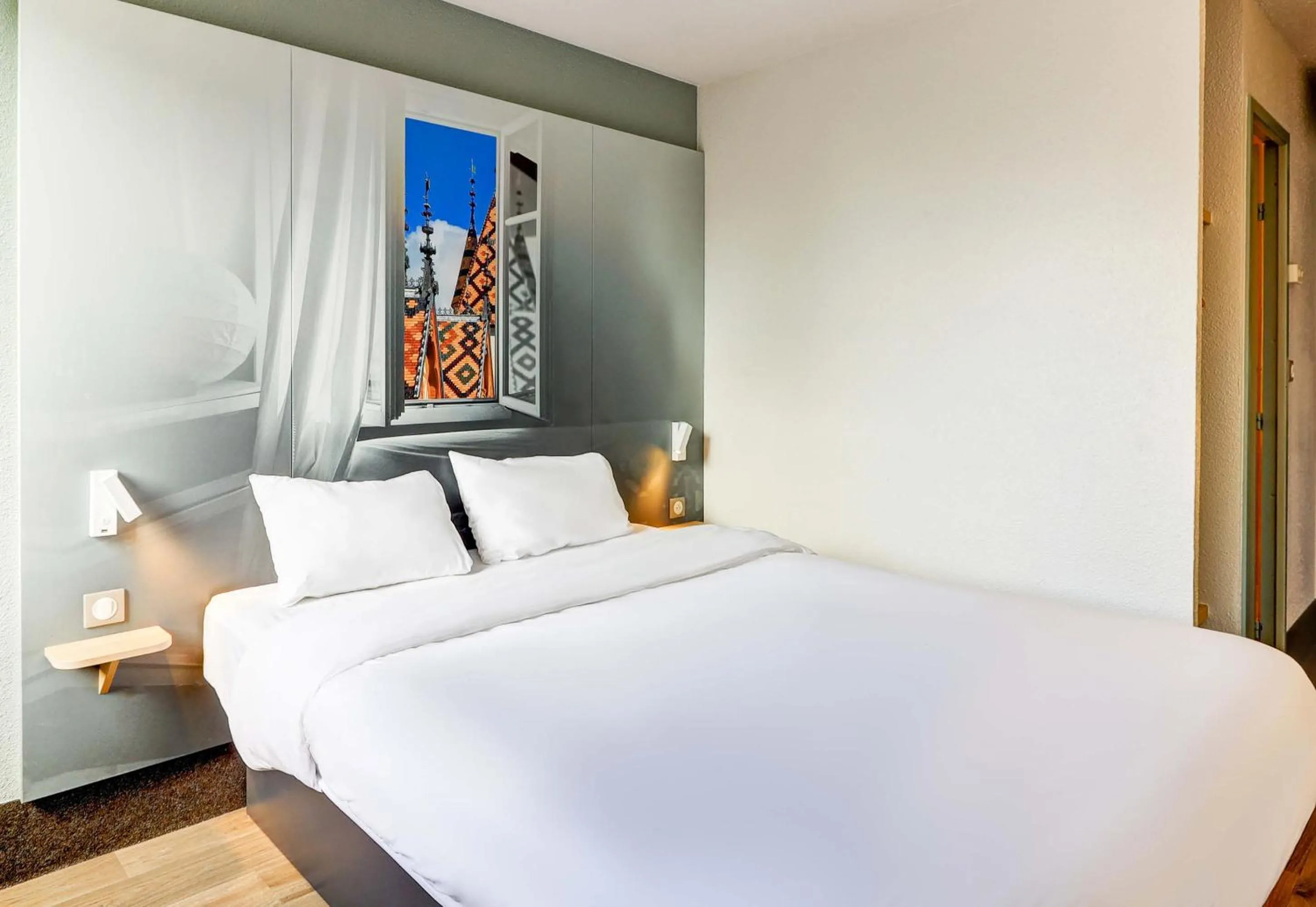 Bedroom, Bed in B&B HOTEL Beaune Sud 1 Palais des Congrès