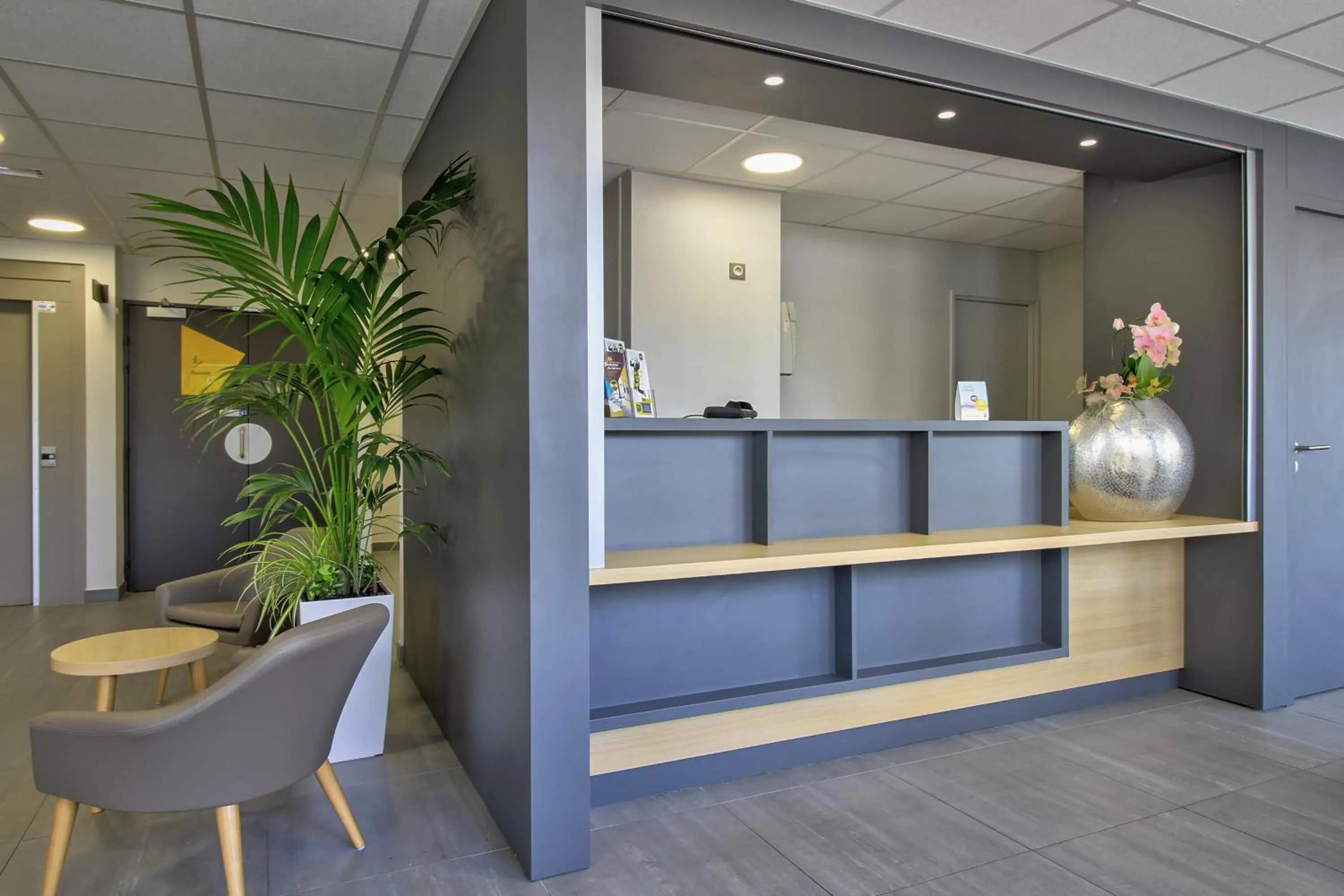 Lobby or reception in B&B HOTEL Beaune Sud 1 Palais des Congrès