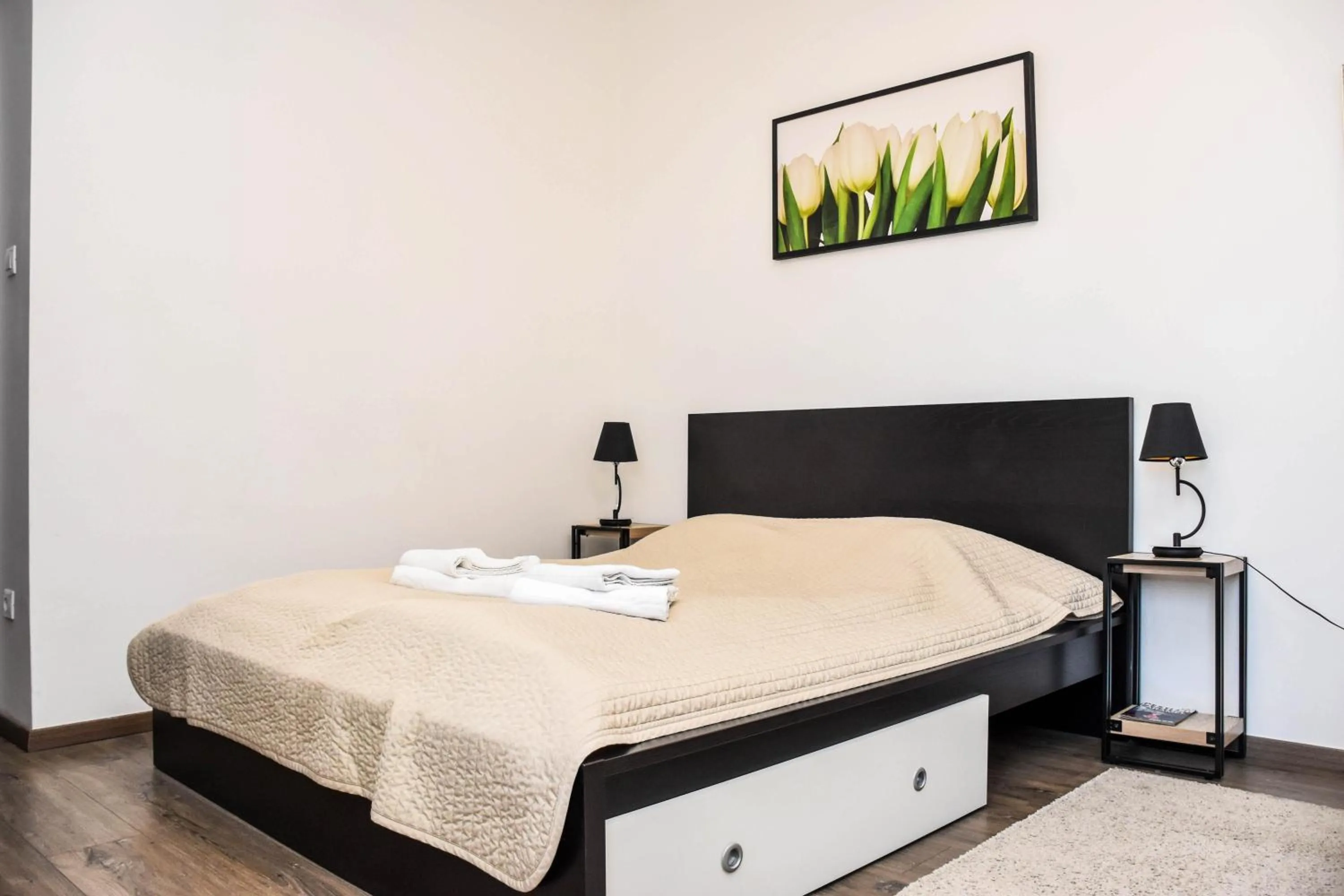 Bed in Diamond Astoria Apartments