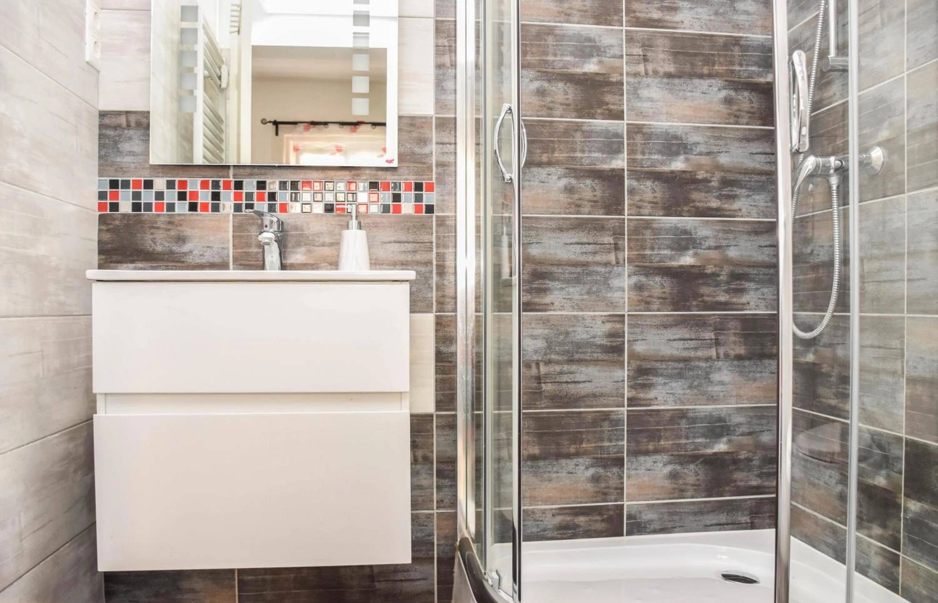 Diamond Astoria Apartments