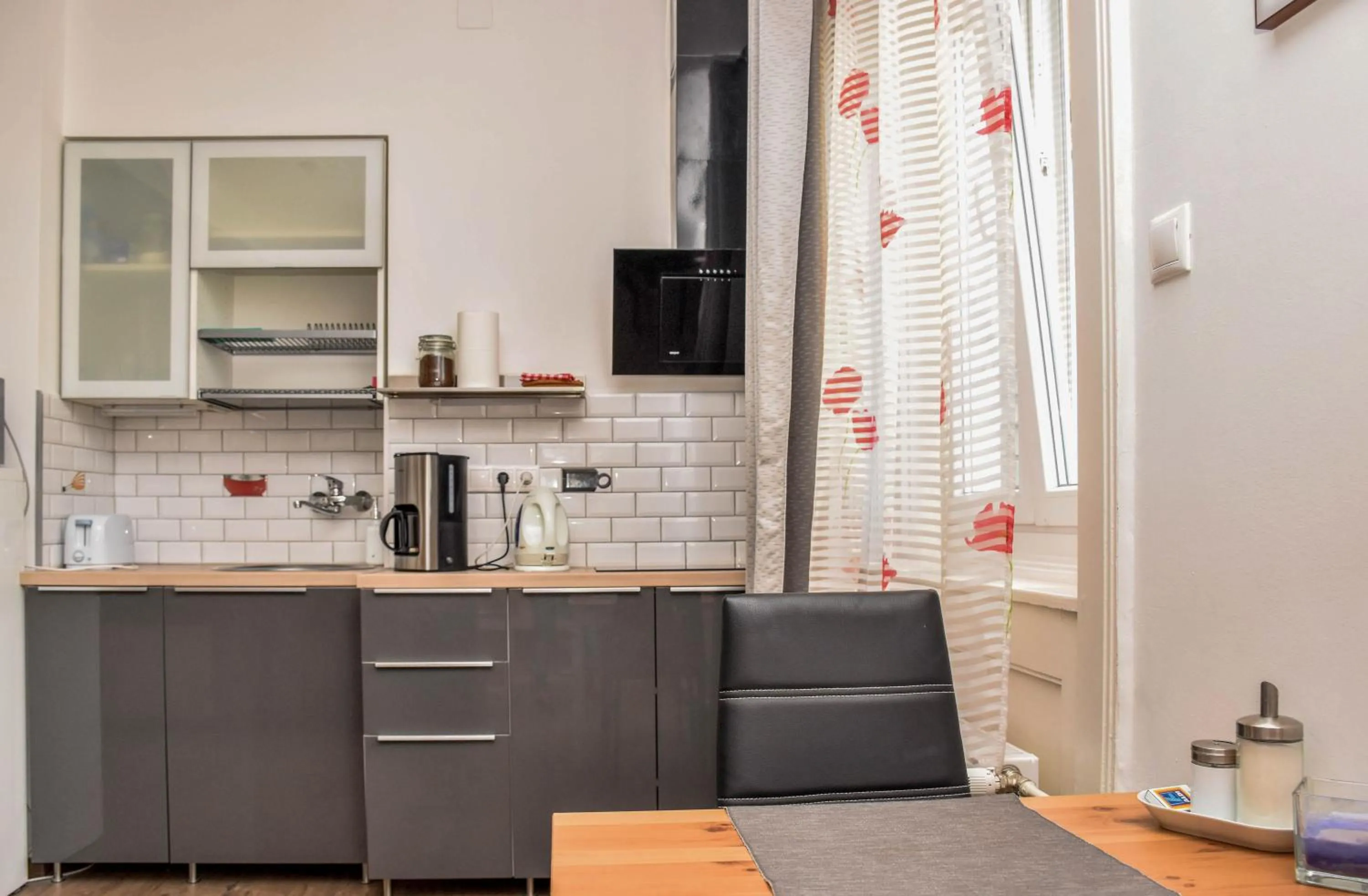 Diamond Astoria Apartments