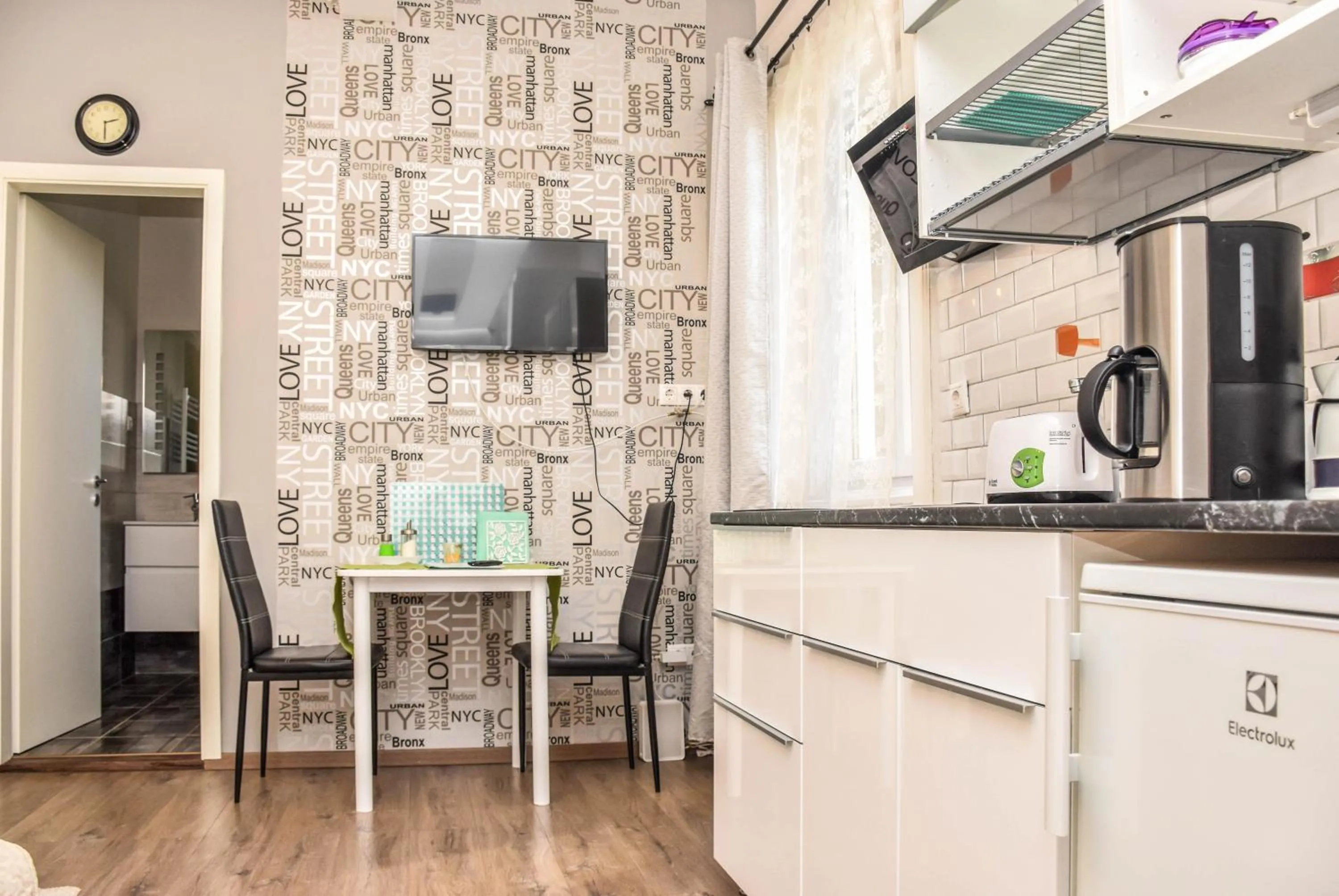 Diamond Astoria Apartments