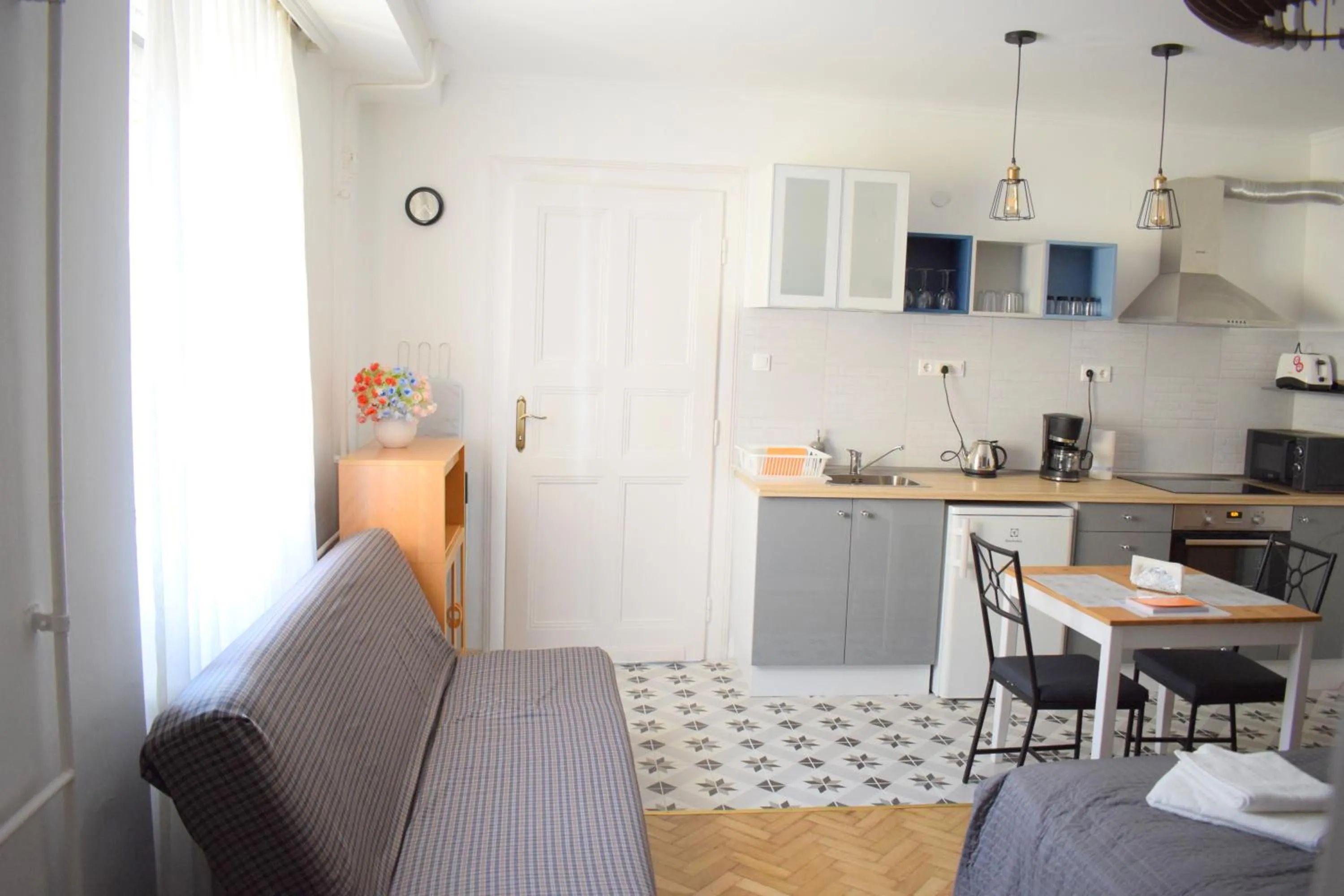 Diamond Astoria Apartments