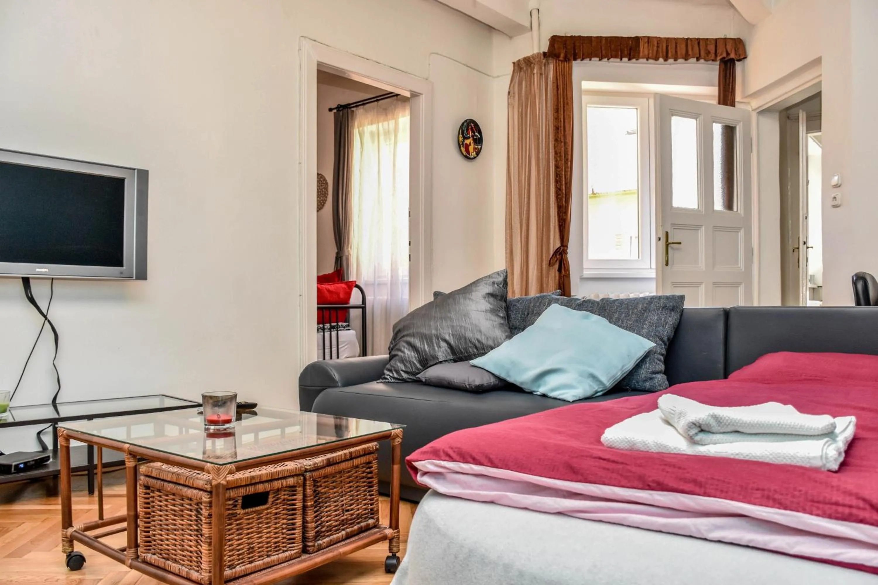 Bed in Diamond Astoria Apartments