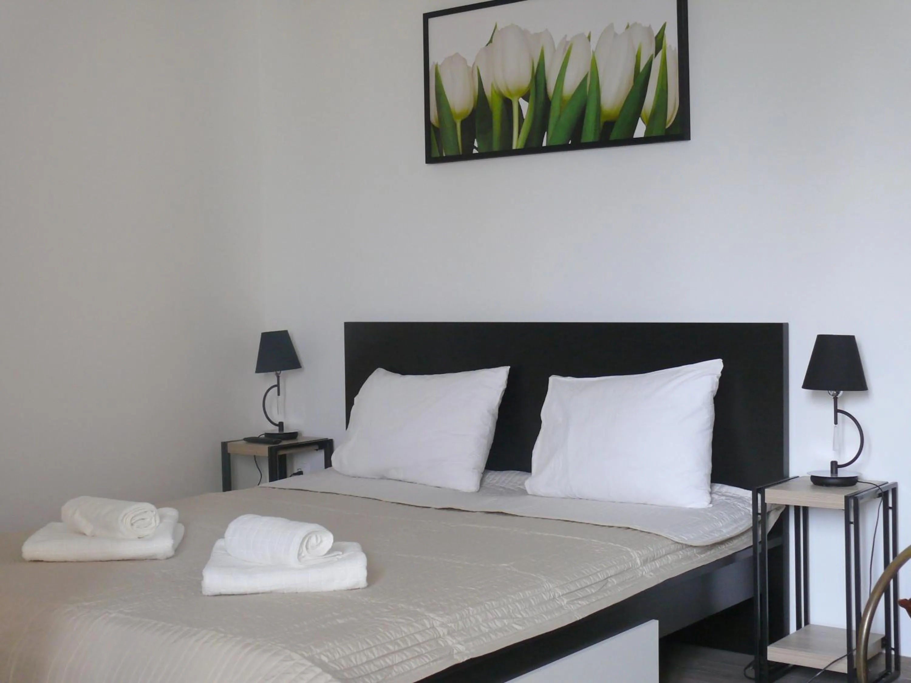 Bed in Diamond Astoria Apartments