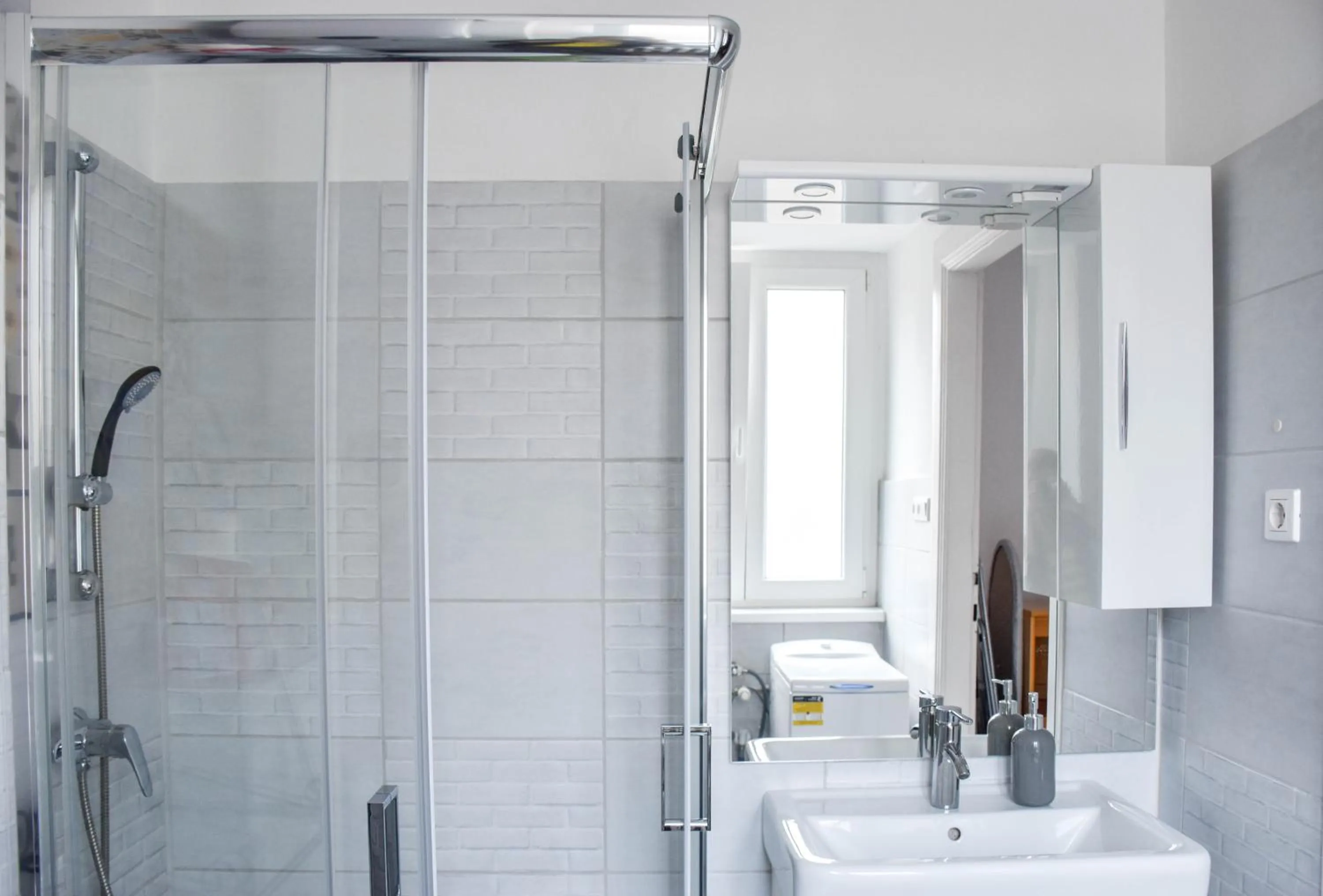 Diamond Astoria Apartments