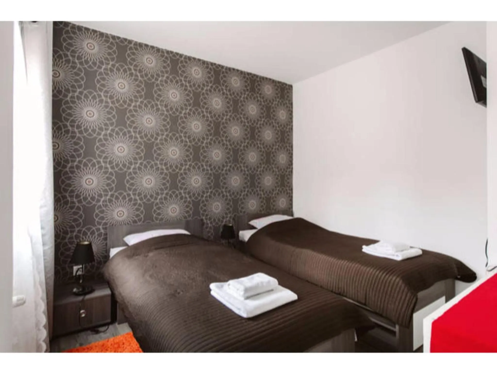 Diamond Astoria Apartments