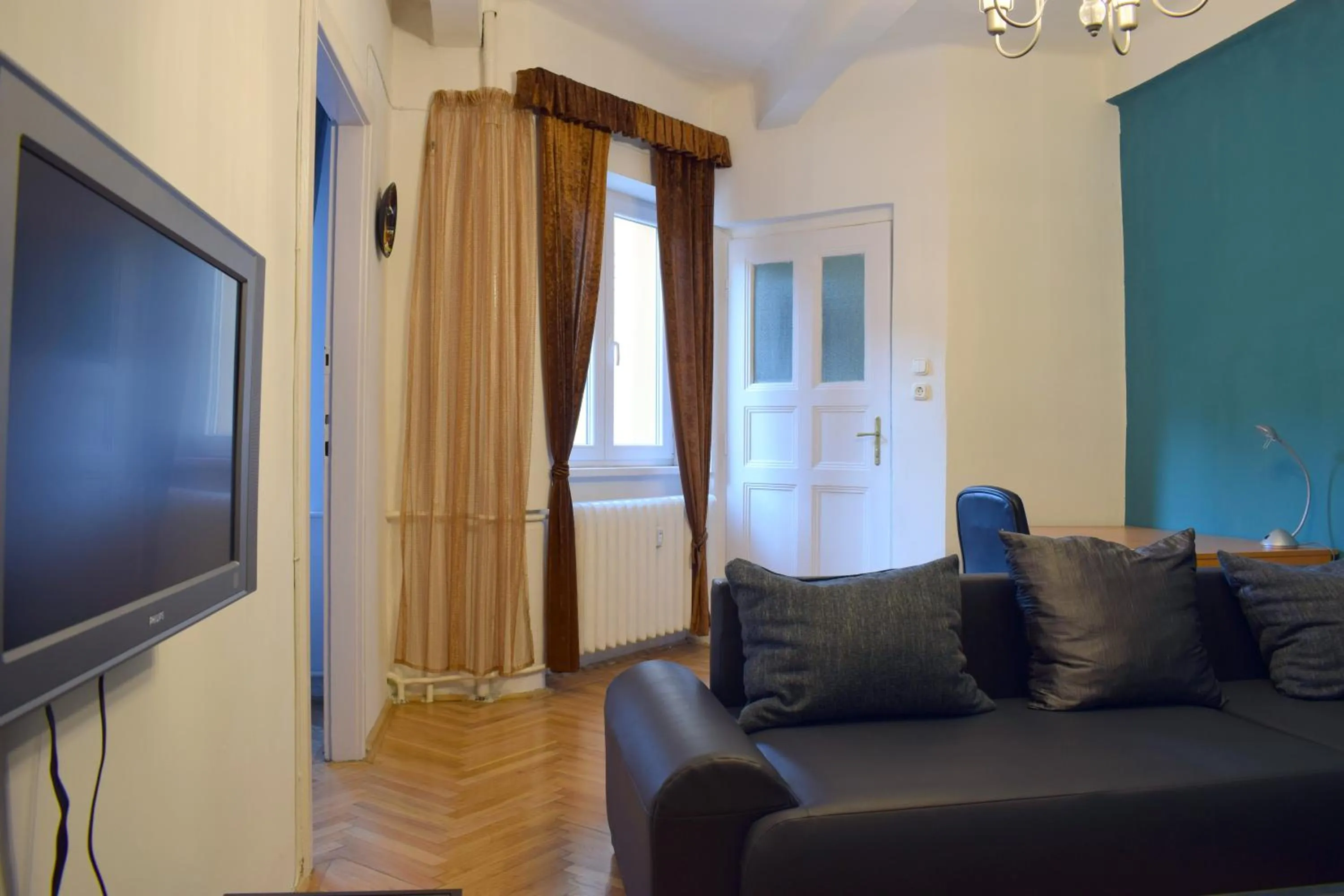 Diamond Astoria Apartments