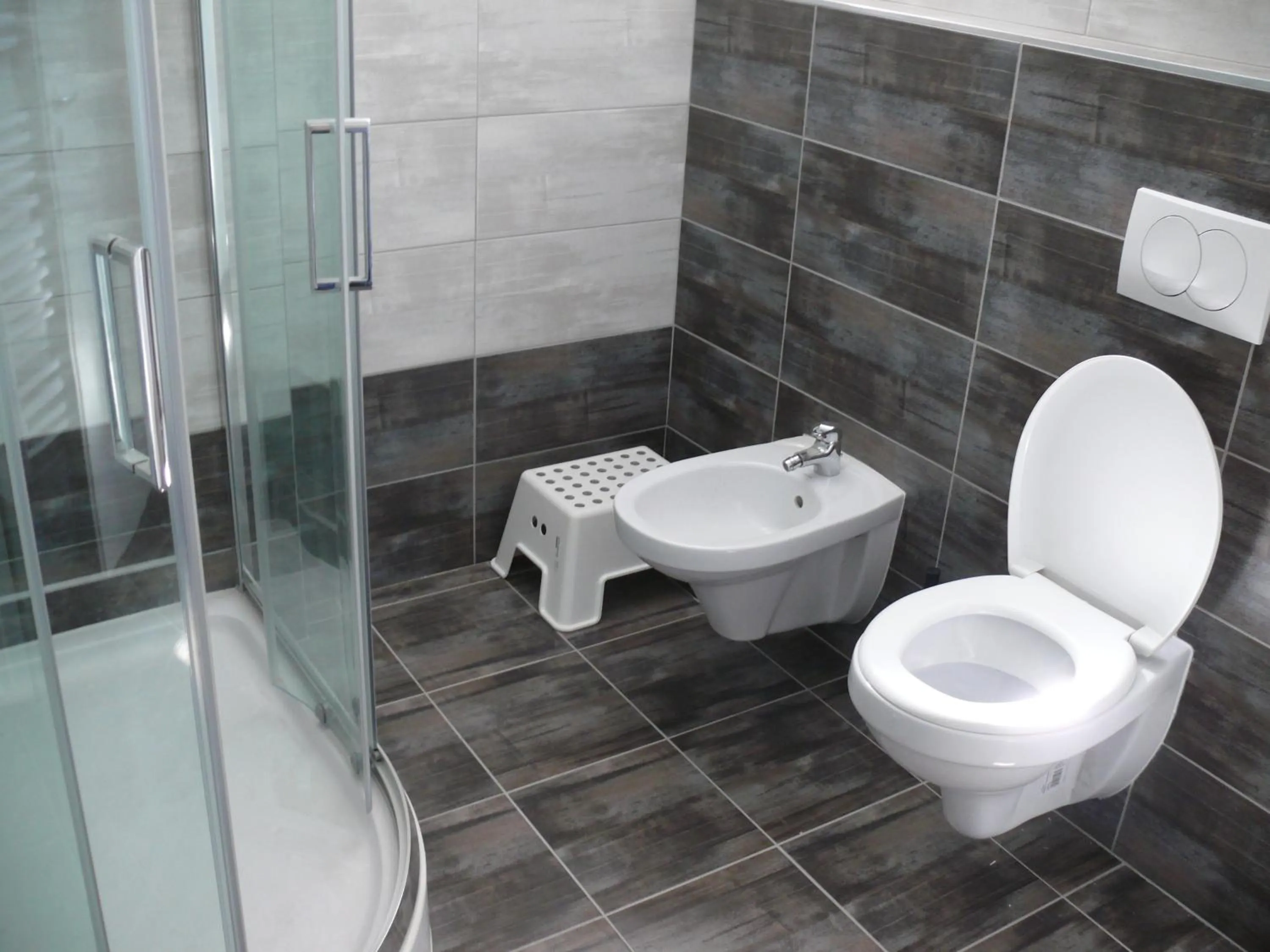 Diamond Astoria Apartments