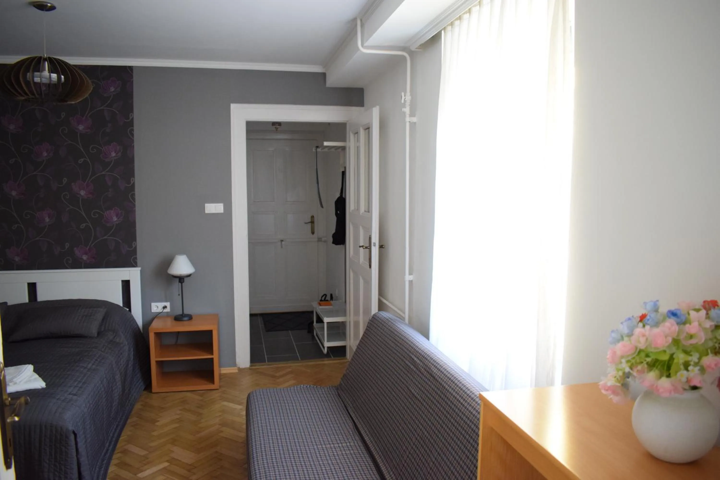 Diamond Astoria Apartments