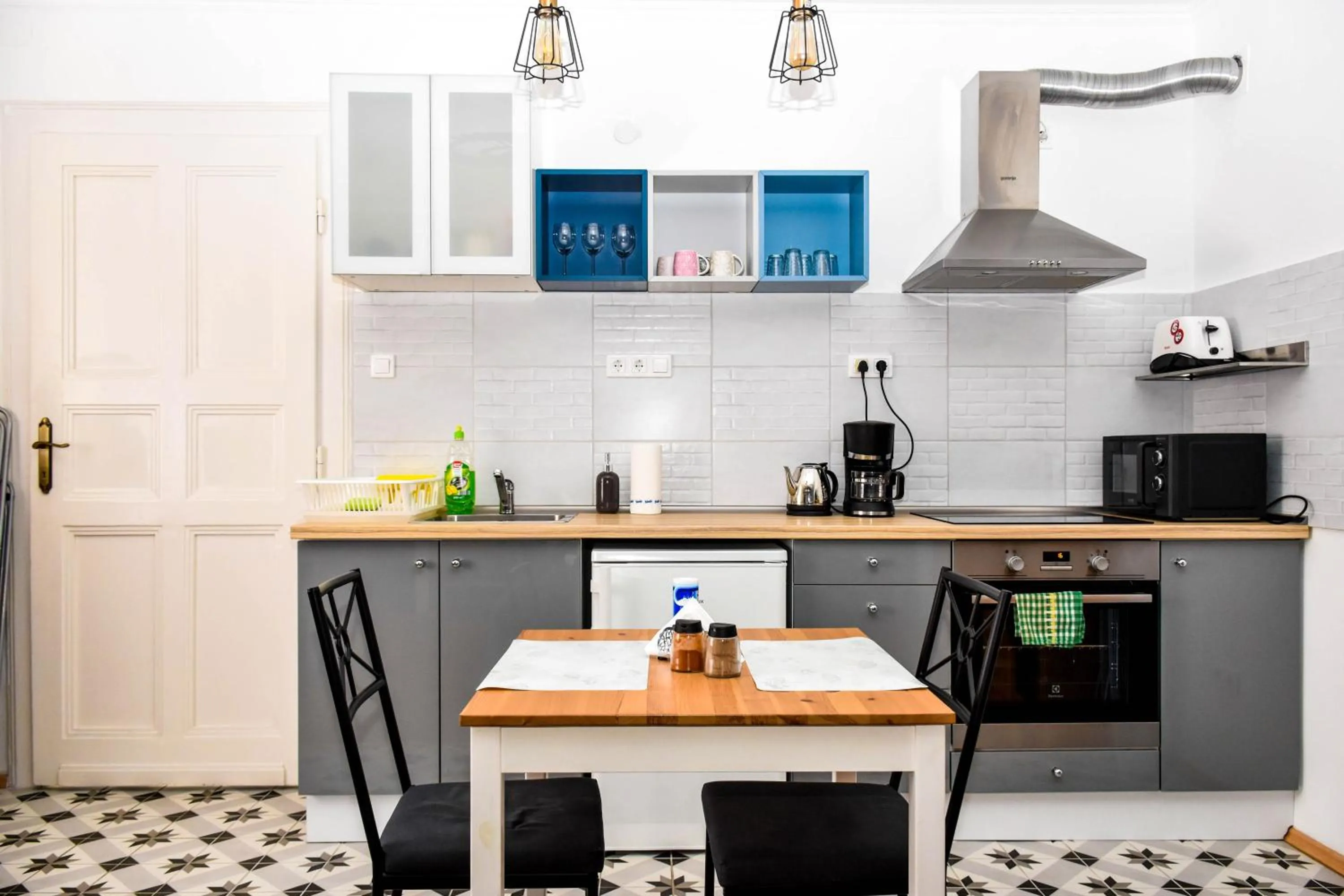 Diamond Astoria Apartments