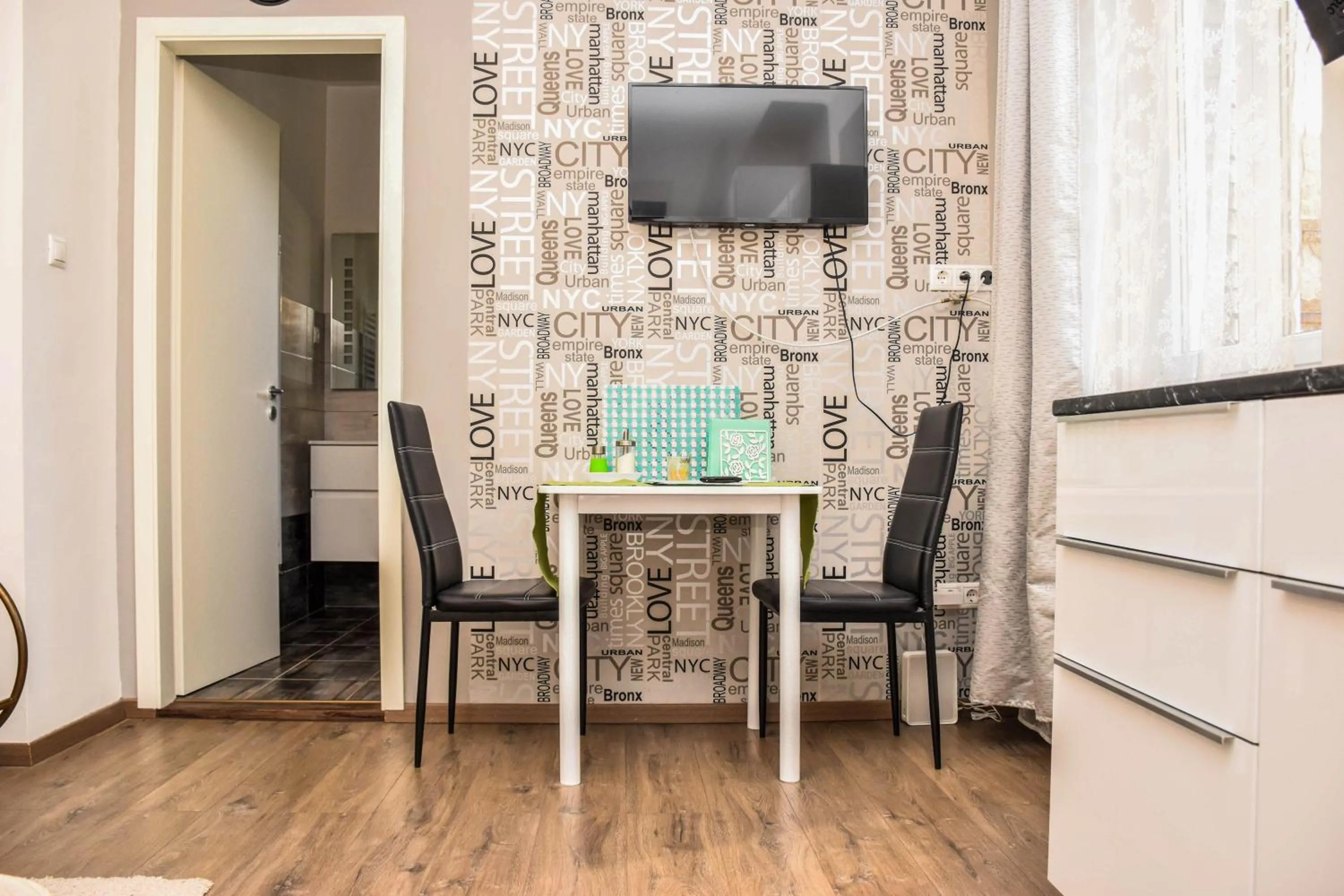 Diamond Astoria Apartments