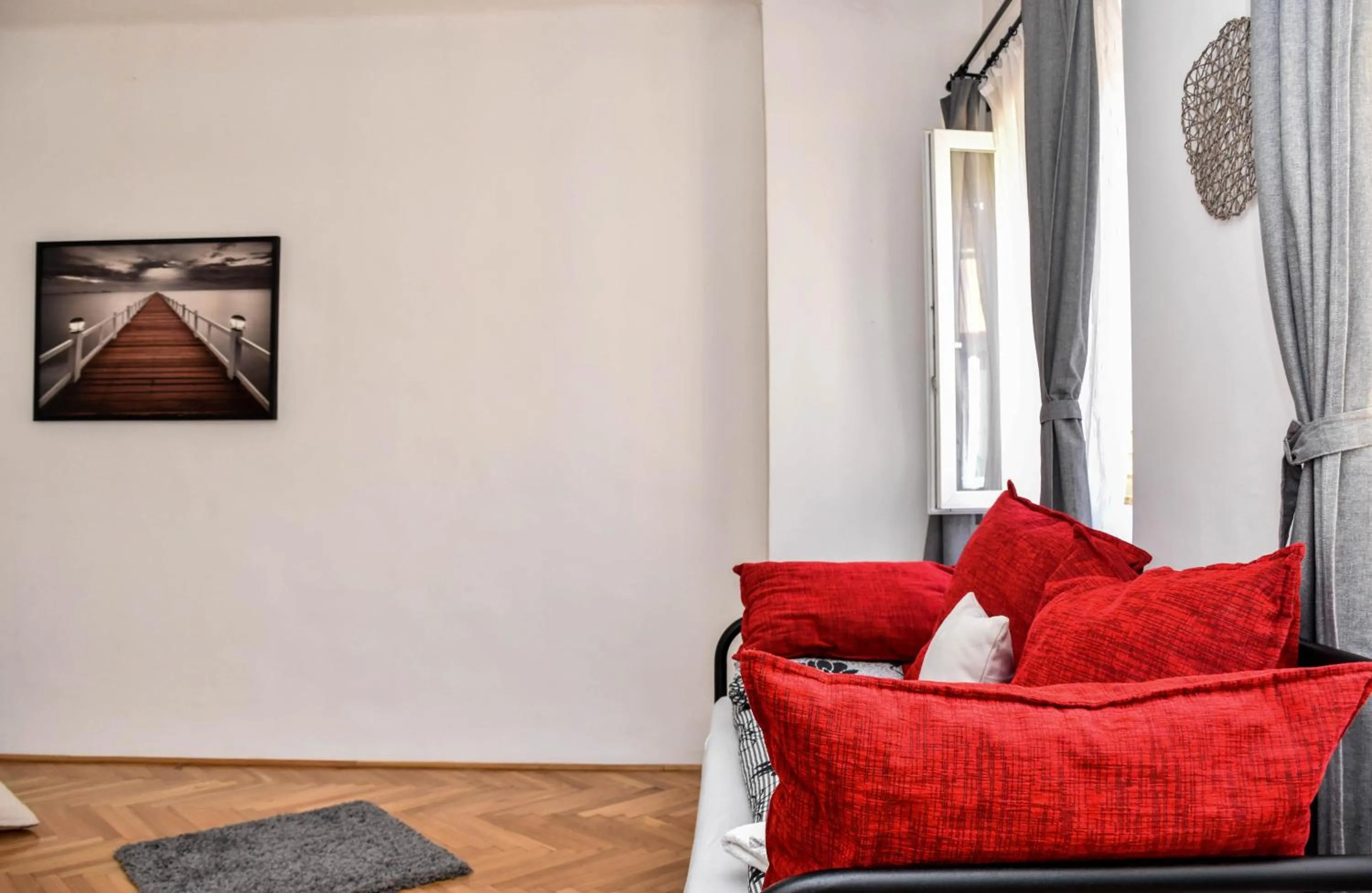 Diamond Astoria Apartments