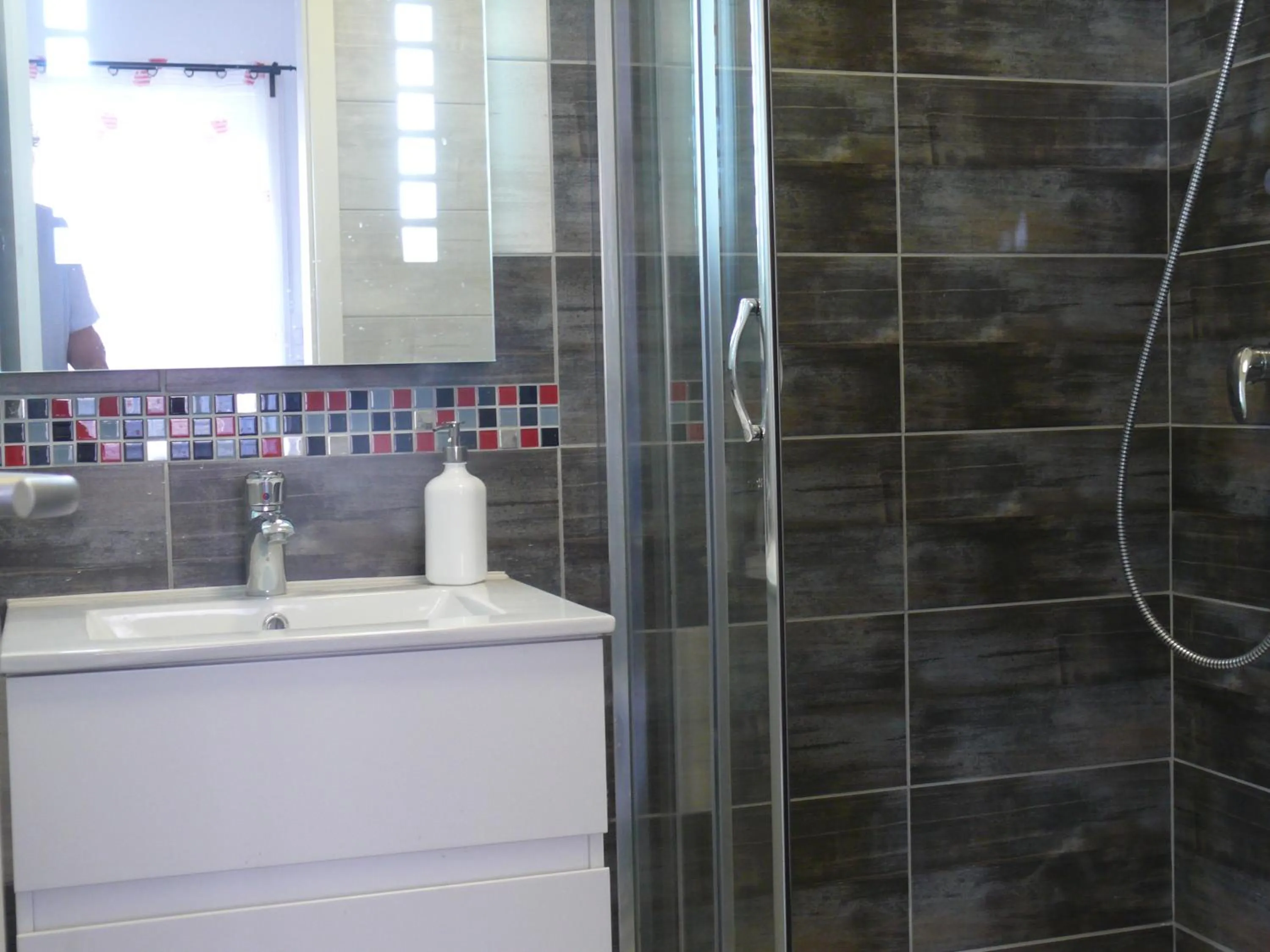 Diamond Astoria Apartments