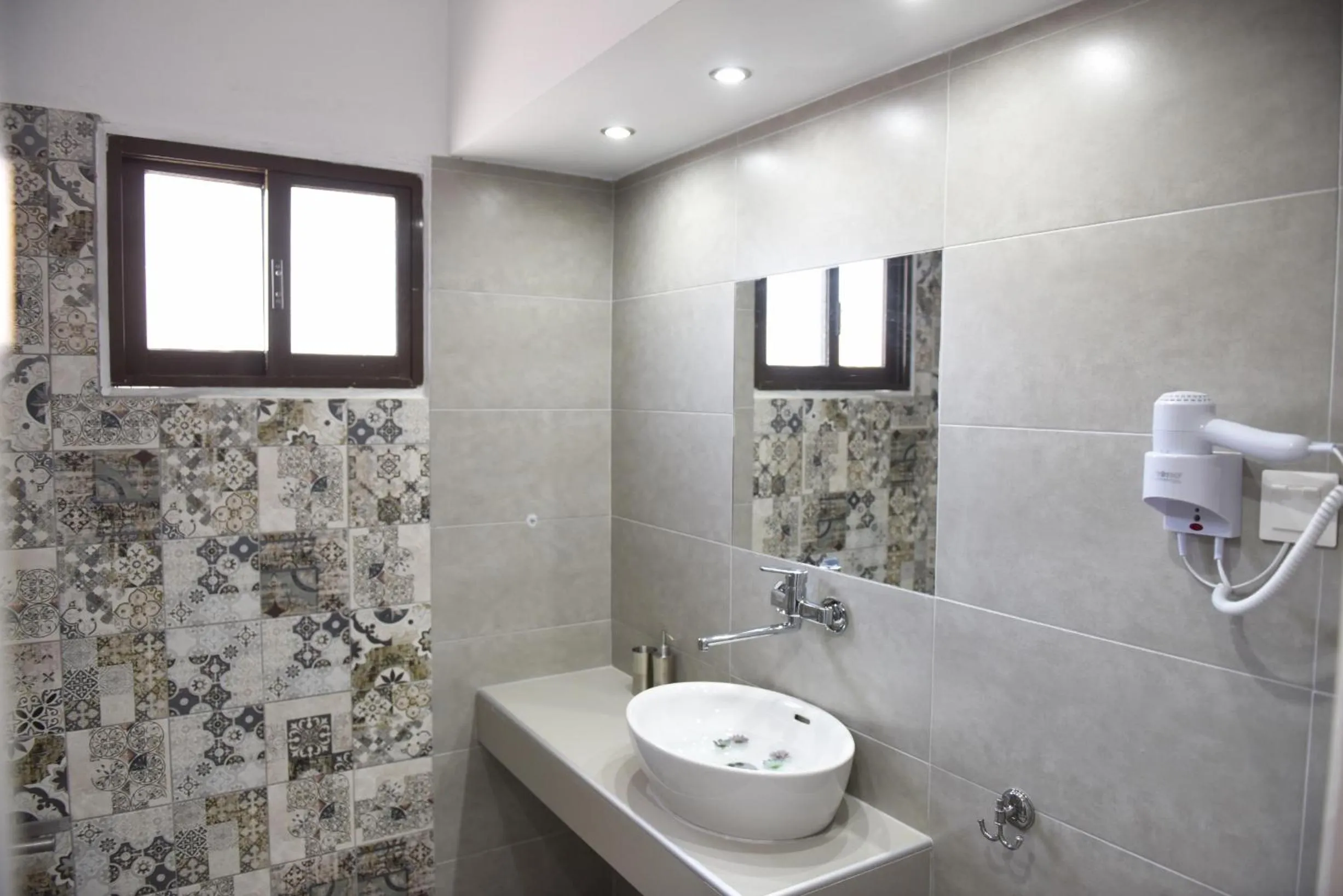 Bathroom in Dionisos Elia