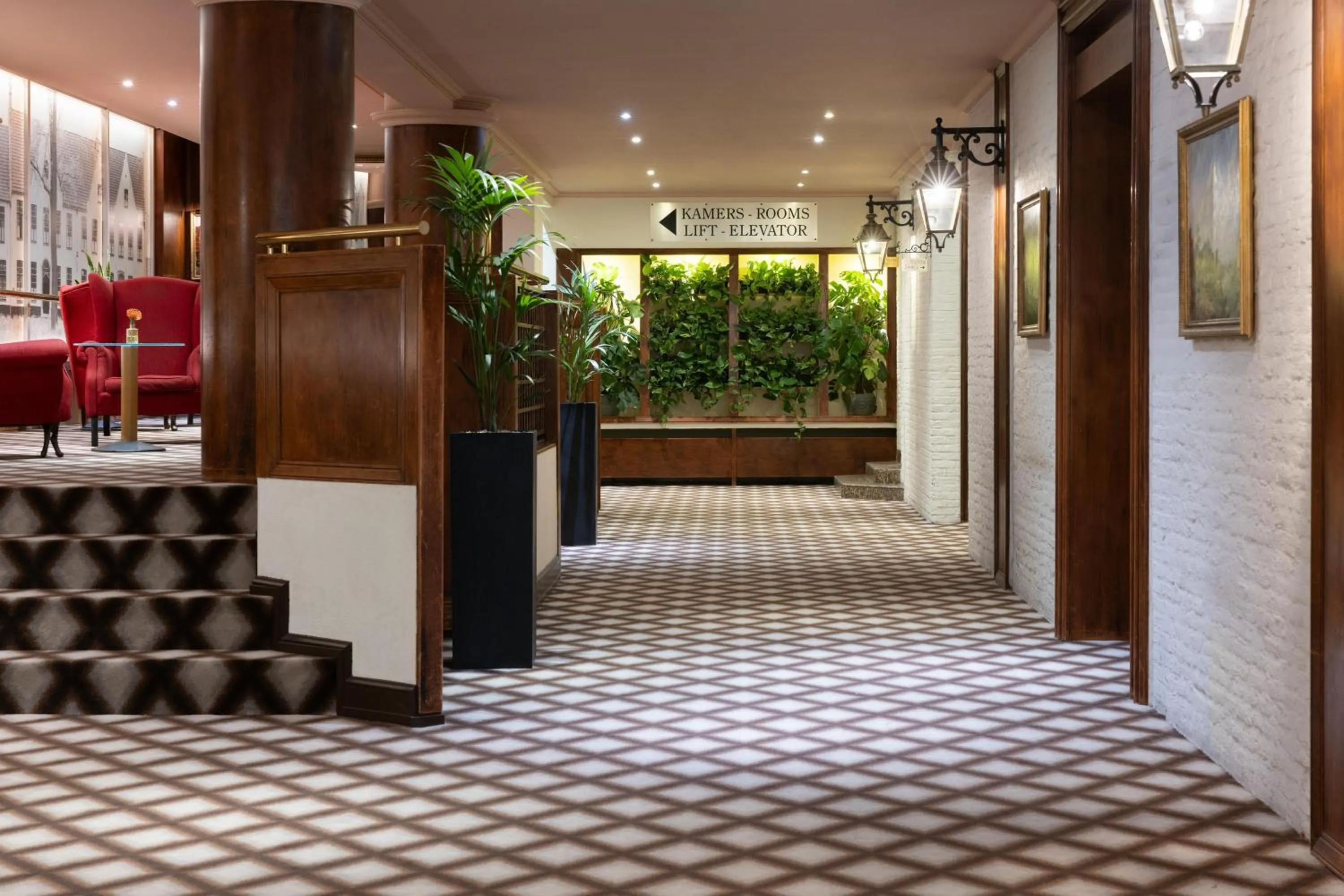 Lobby or reception in NH Brugge