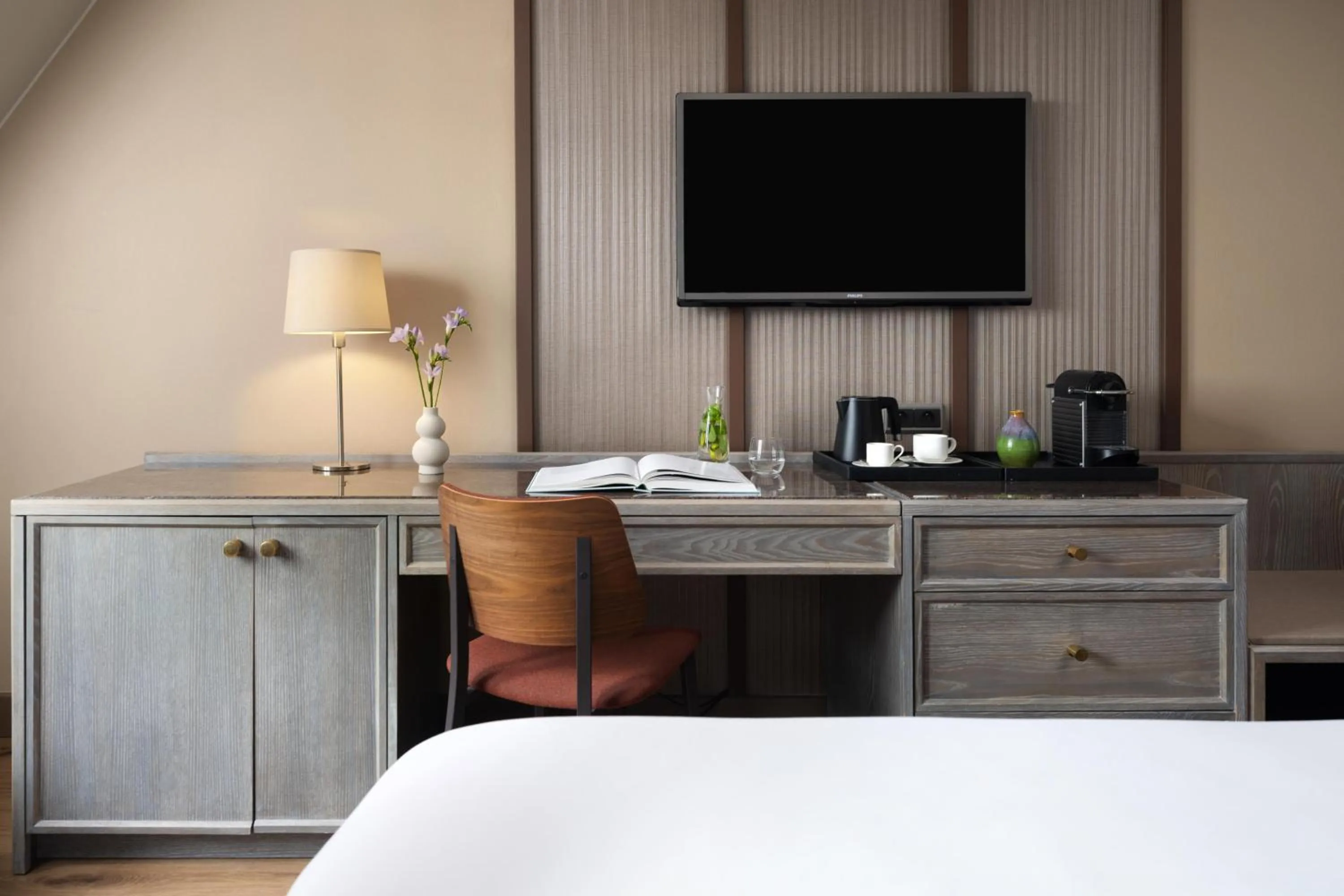 Bedroom, Bed in NH Brugge