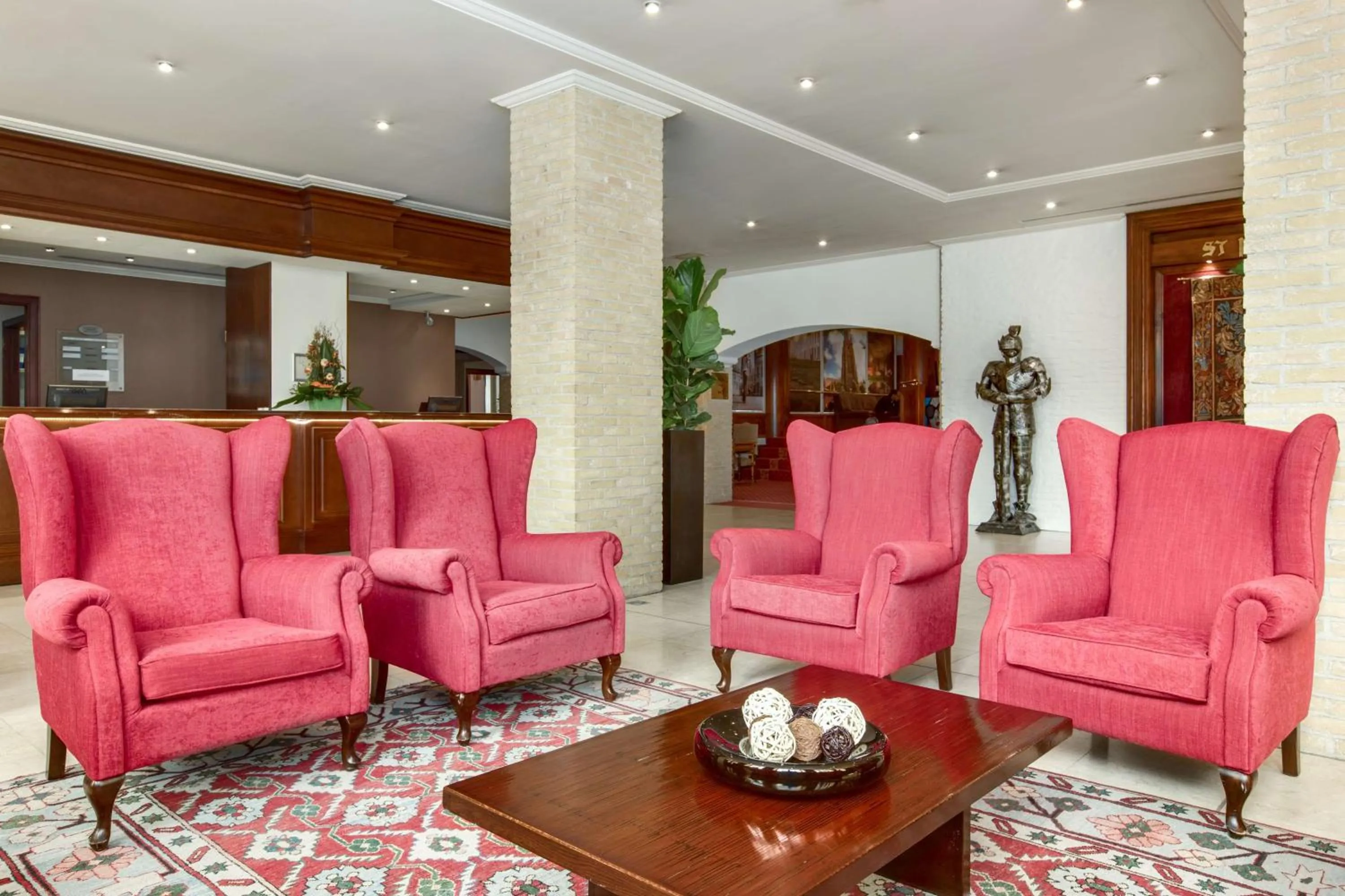 Lobby or reception in NH Brugge