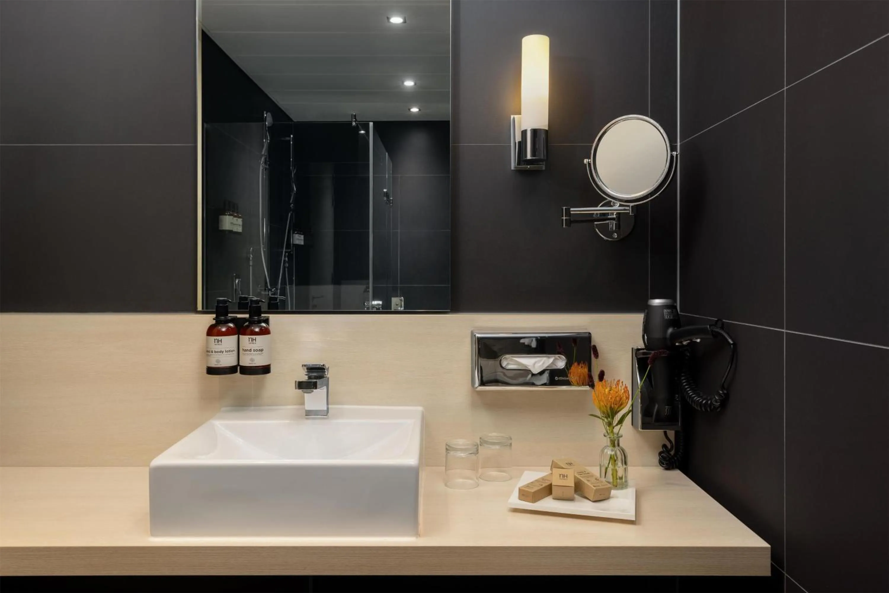 Bedroom in NH Brugge