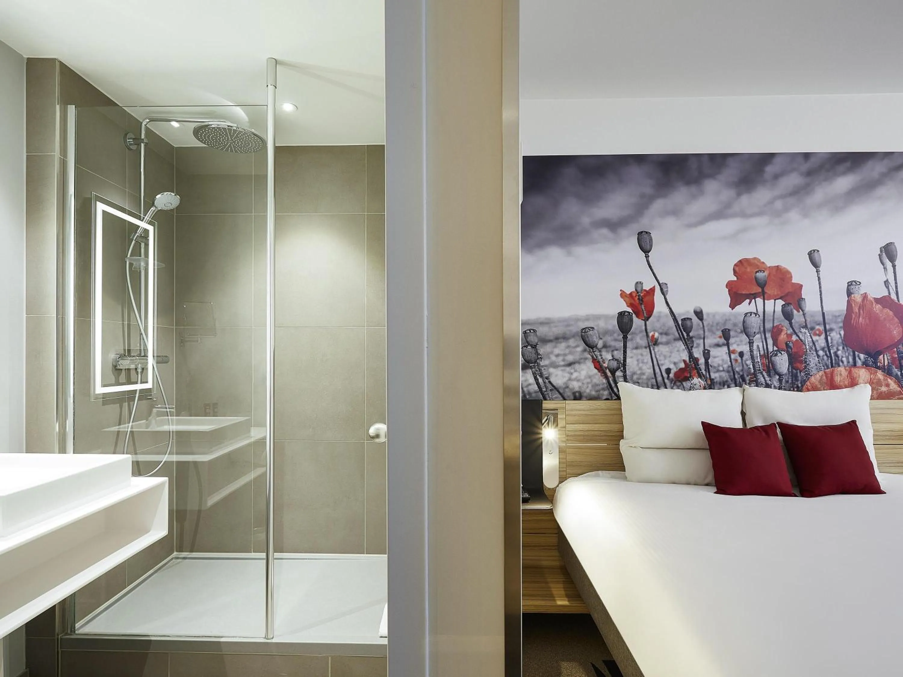 Bedroom, Bed in Novotel Ieper Centrum