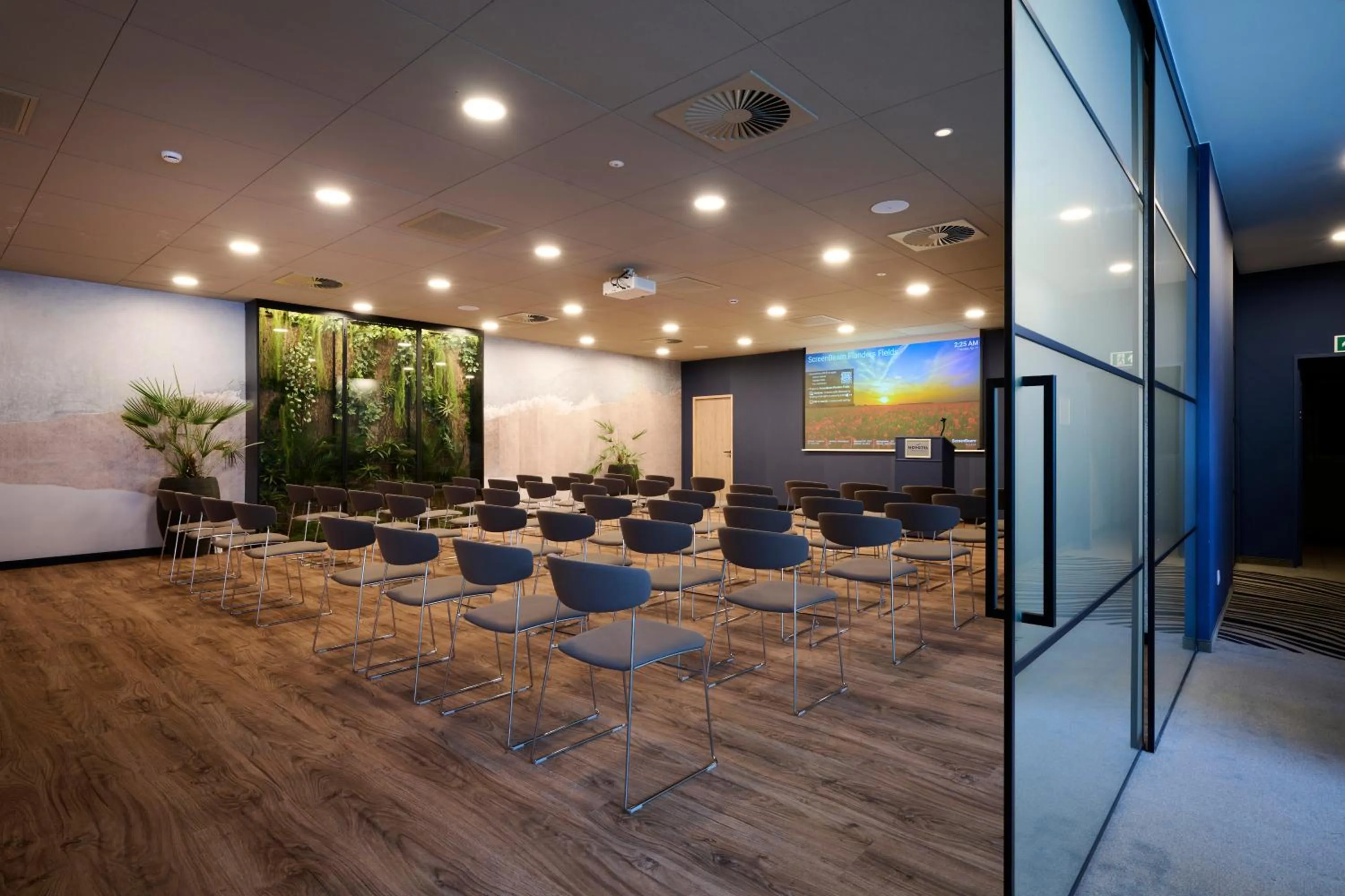 Meeting/conference room in Novotel Ieper Centrum