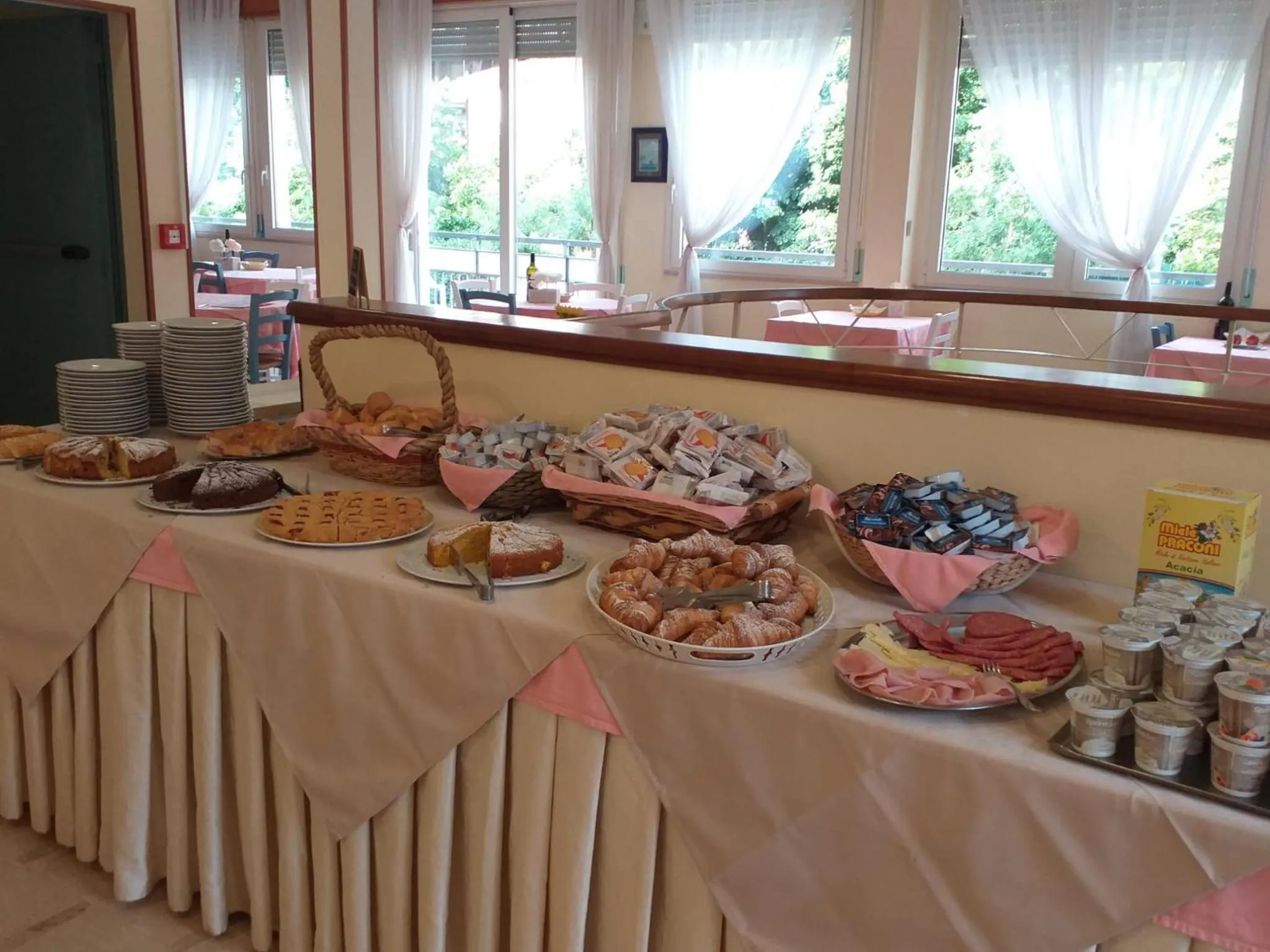 Breakfast in Hotel Rugantino