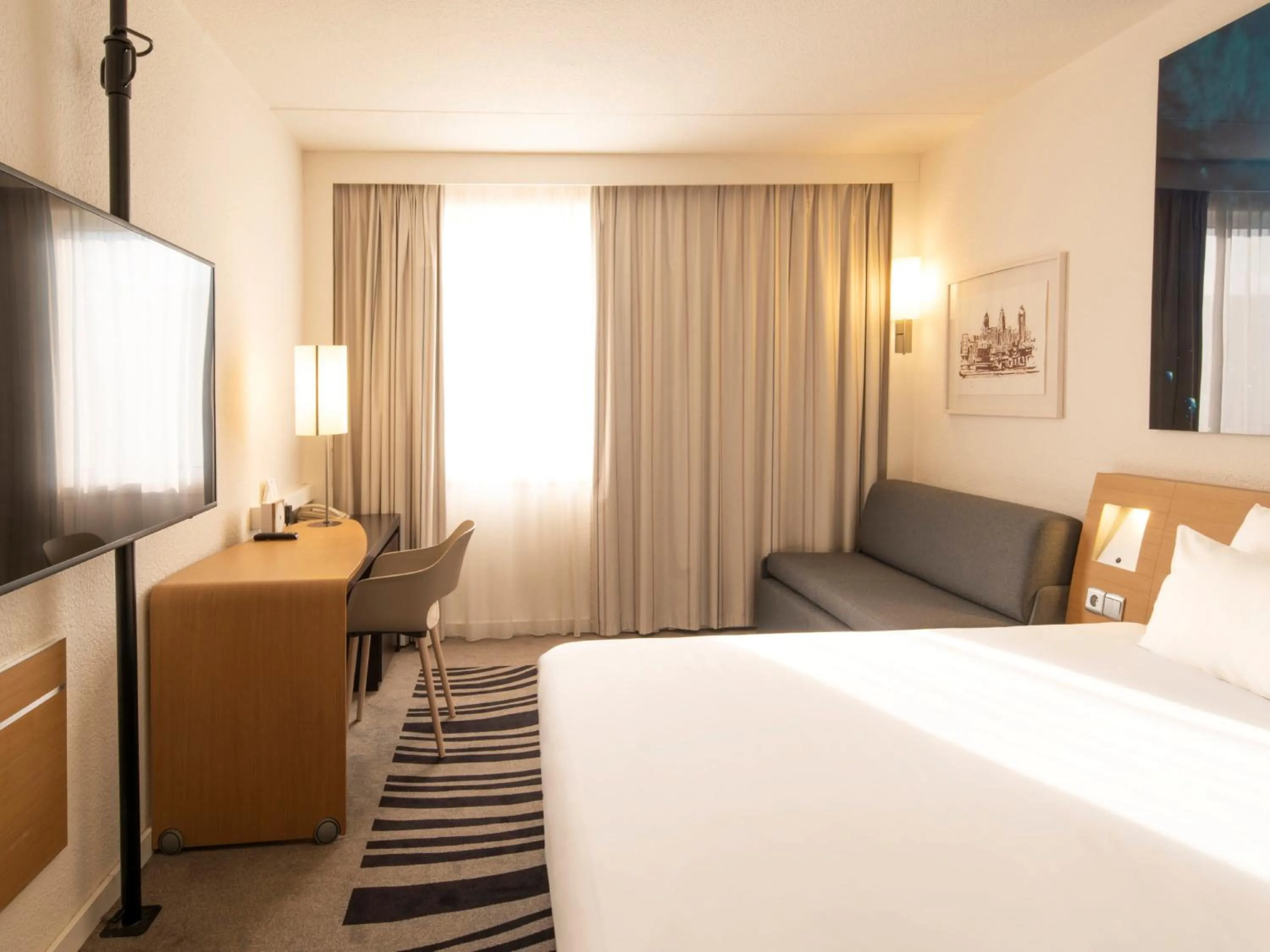Bedroom, Bed in Novotel Antwerpen - Ekeren