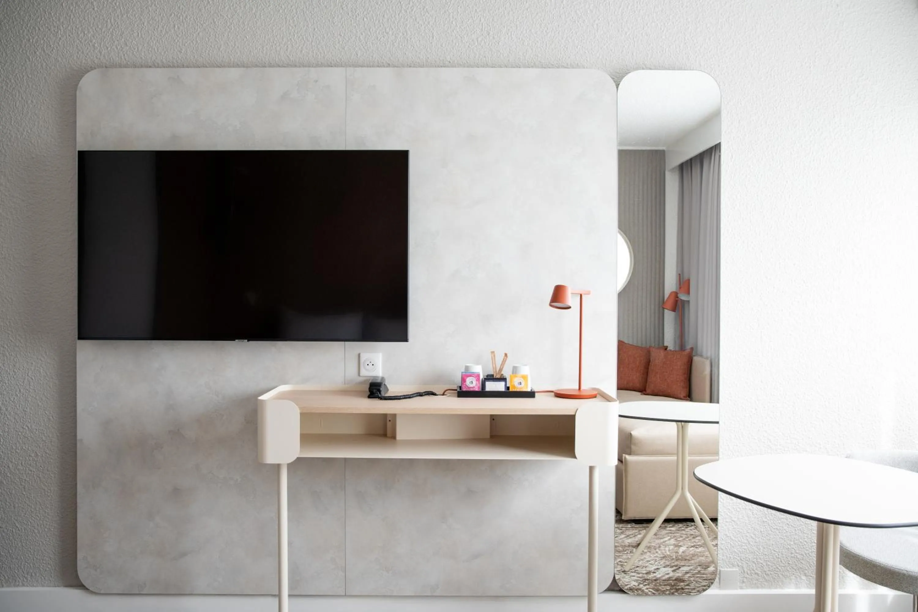 TV and multimedia in Novotel Antwerpen - Ekeren