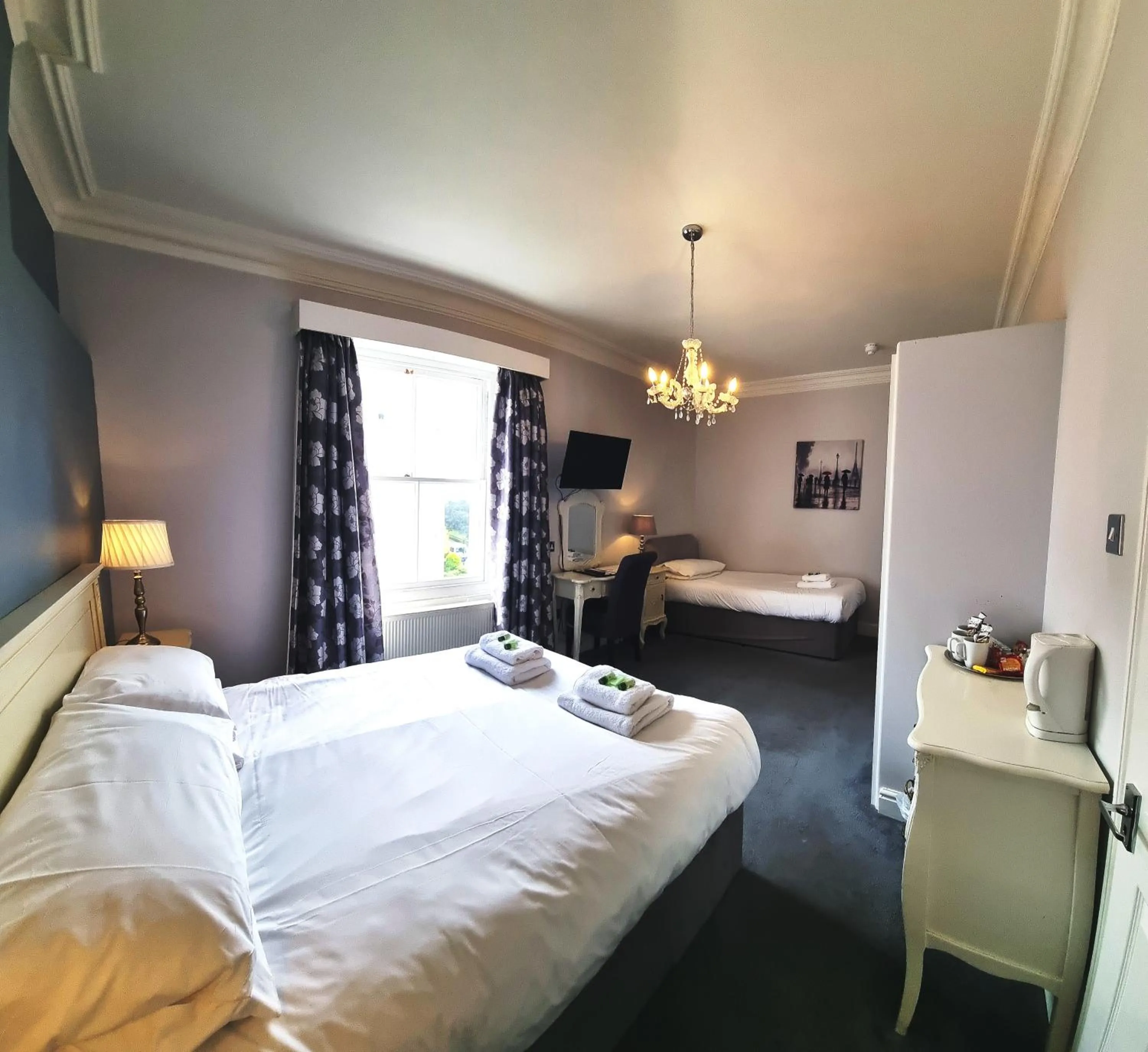 Bedroom, Bed in Anglesey Hotel