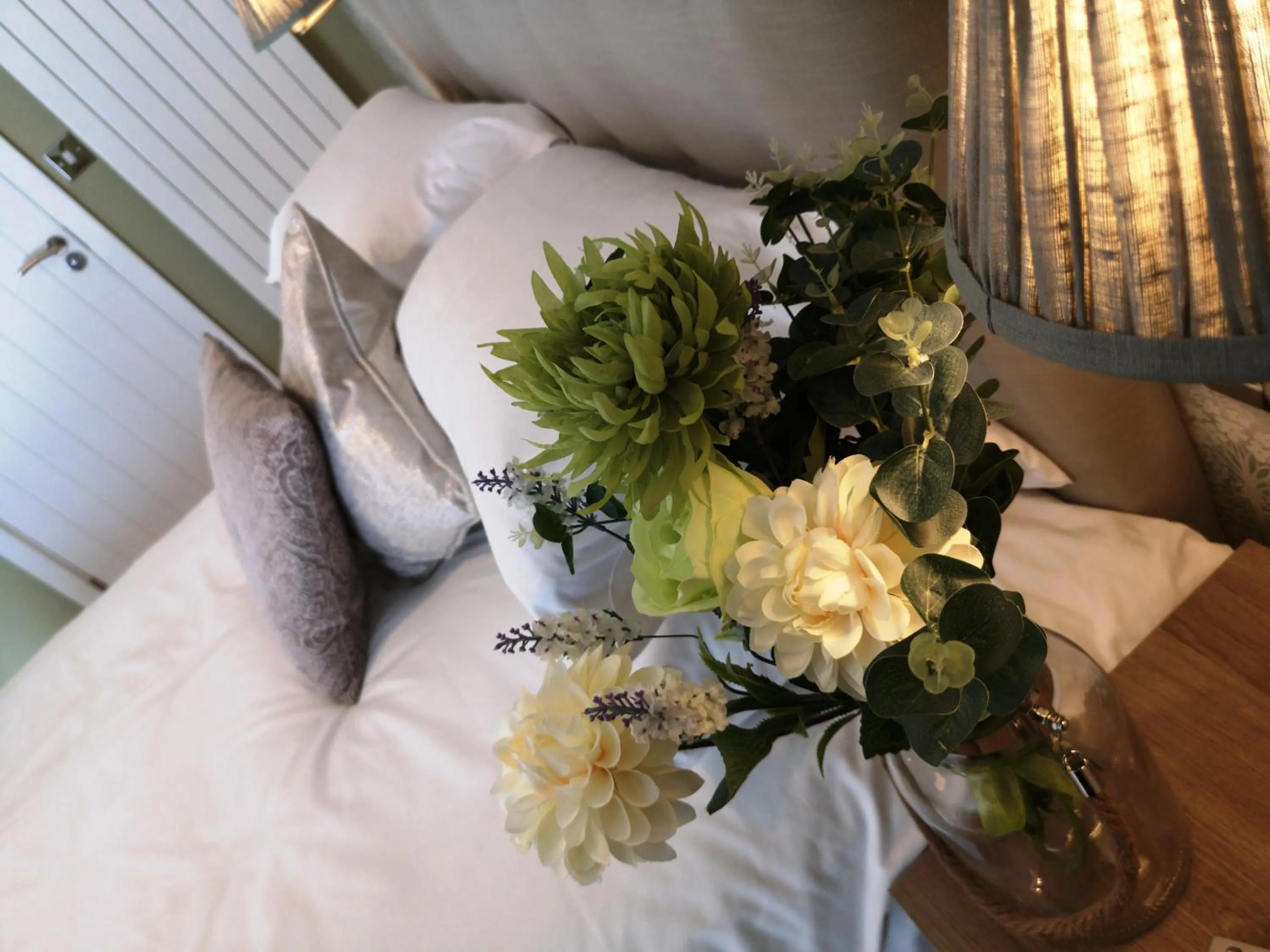 Shower, Bed in Anglesey Hotel