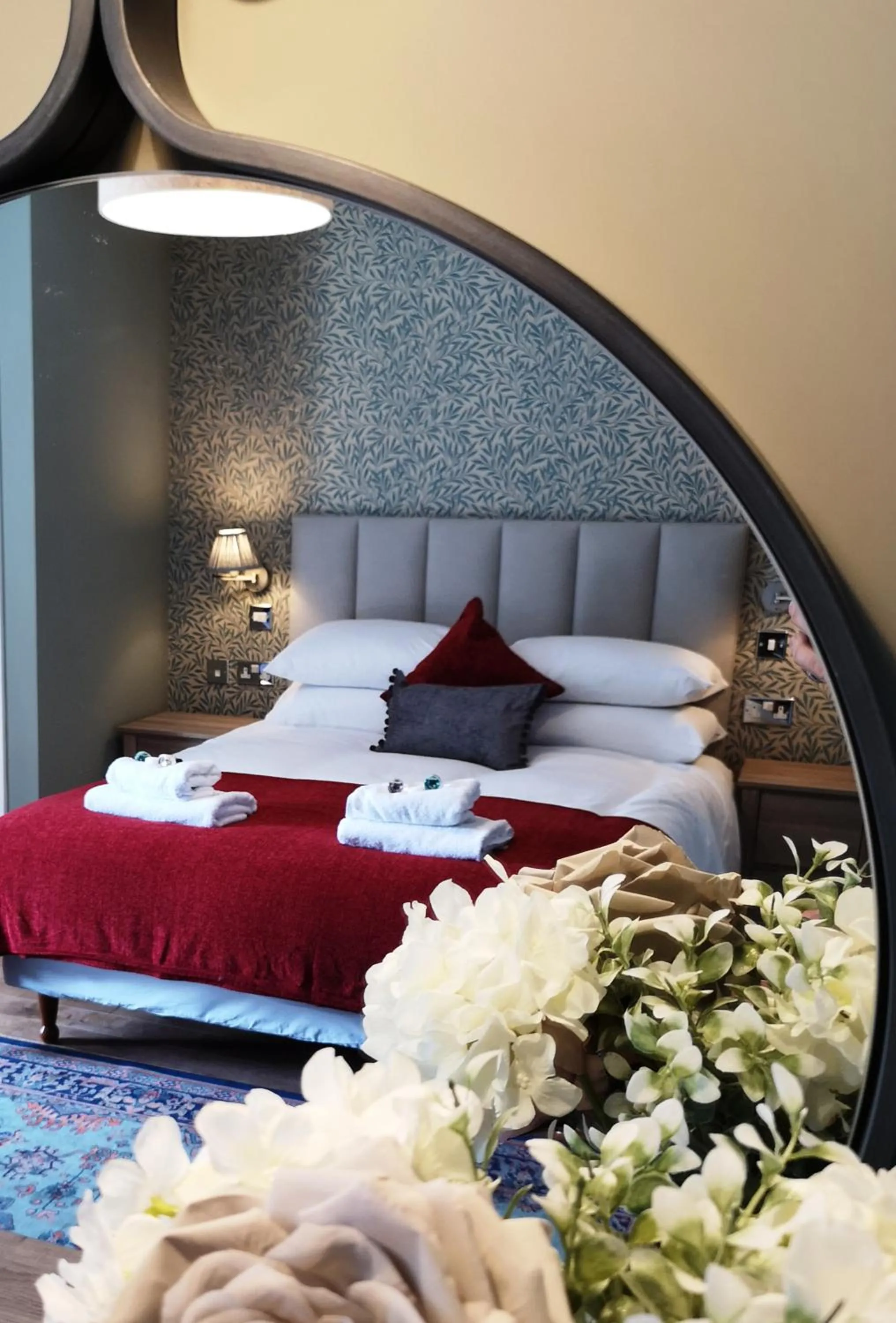 Shower, Bed in Anglesey Hotel