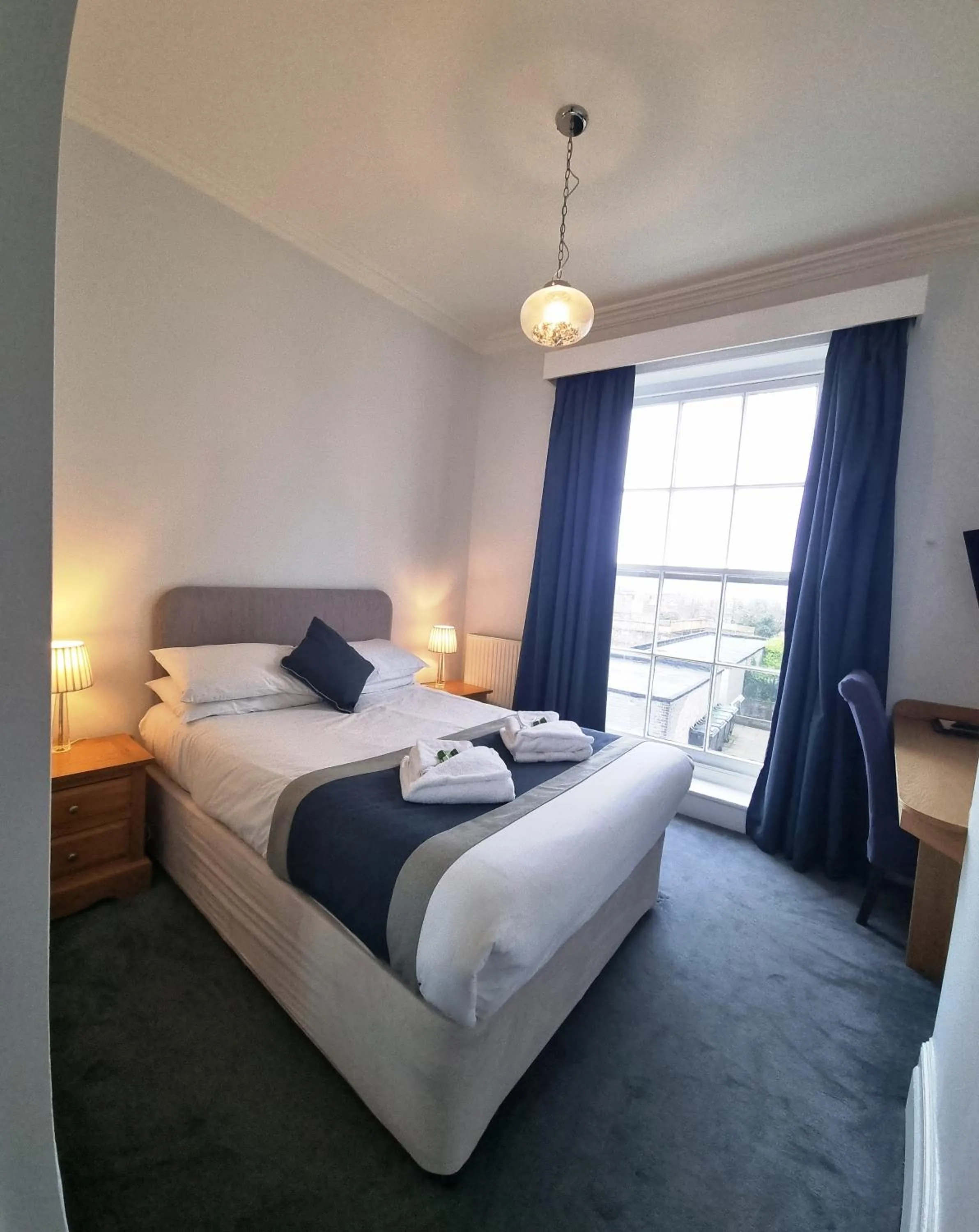 Bedroom, Bed in Anglesey Hotel