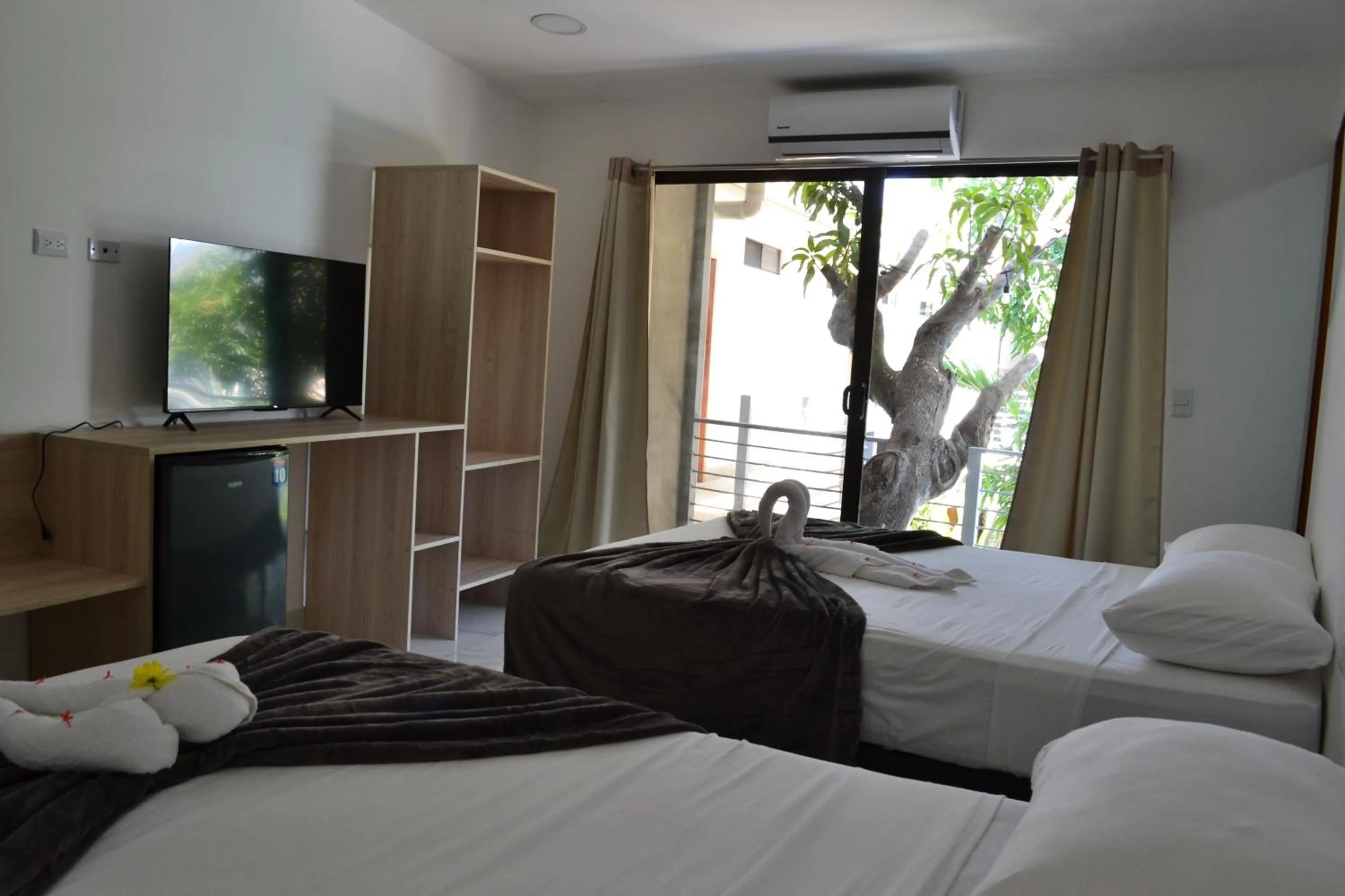 Bed in Wide Mouth Frog Quepos