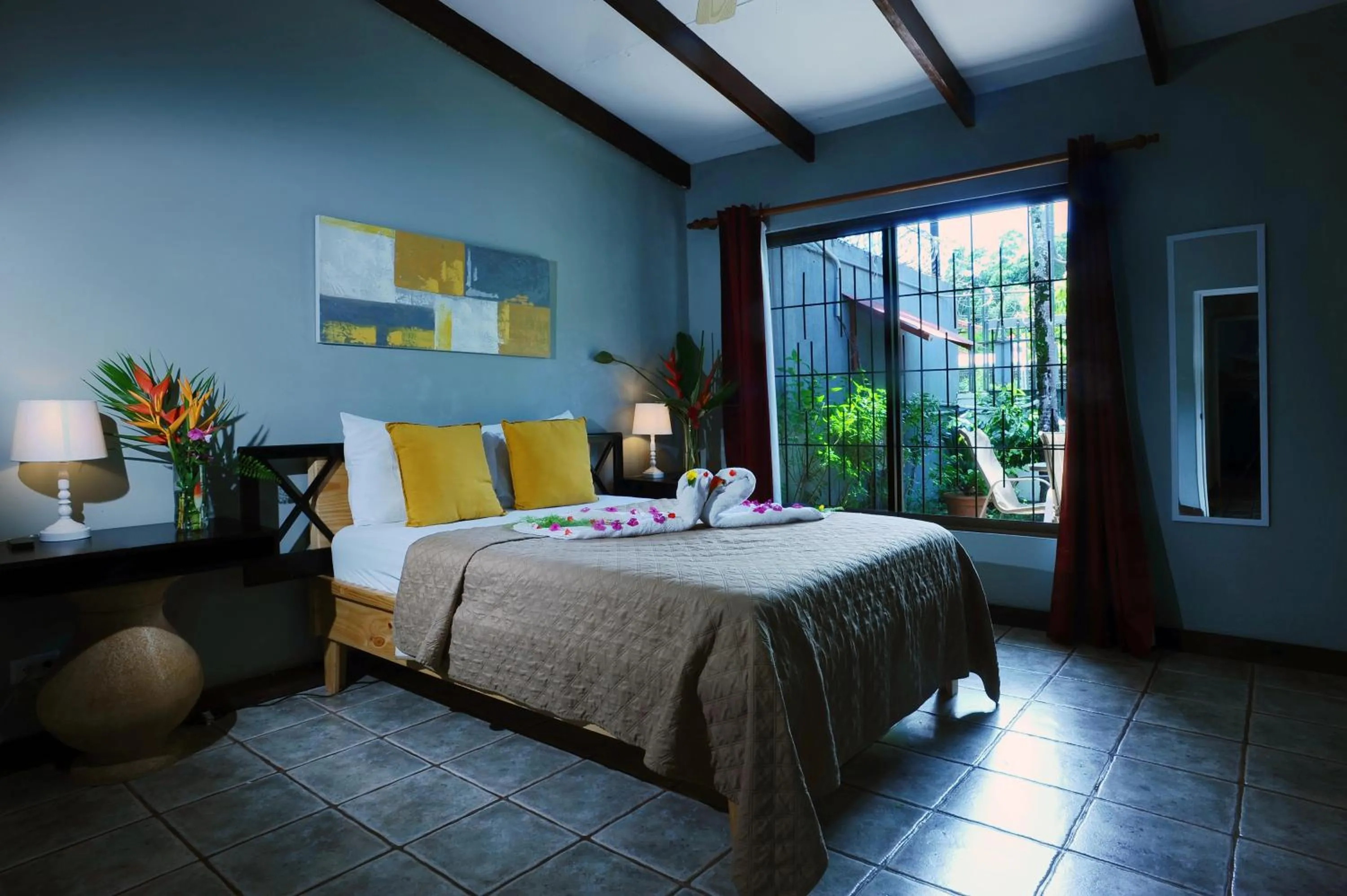 Decorative detail, Bed in Wide Mouth Frog Quepos