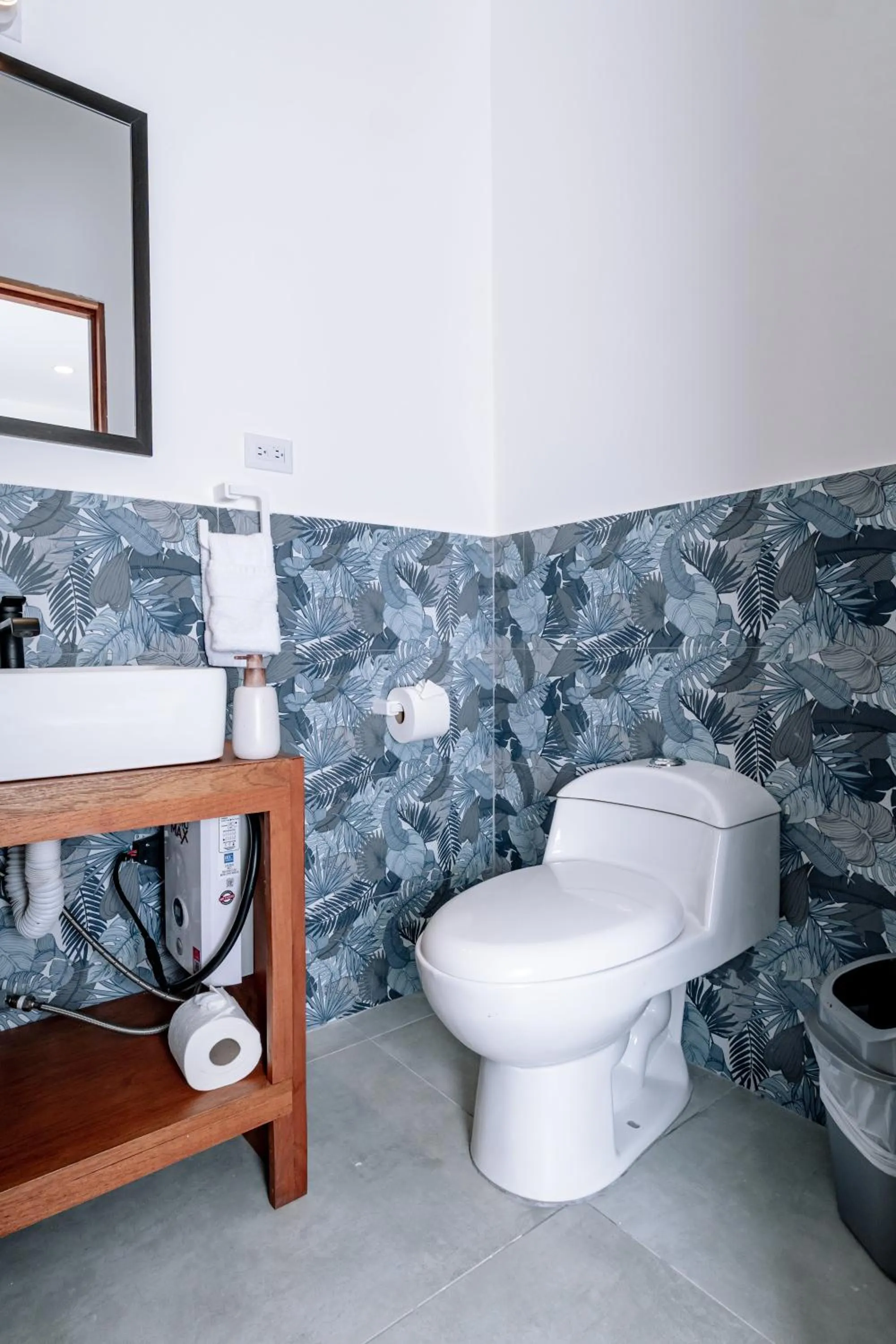 Bathroom in Wide Mouth Frog Quepos