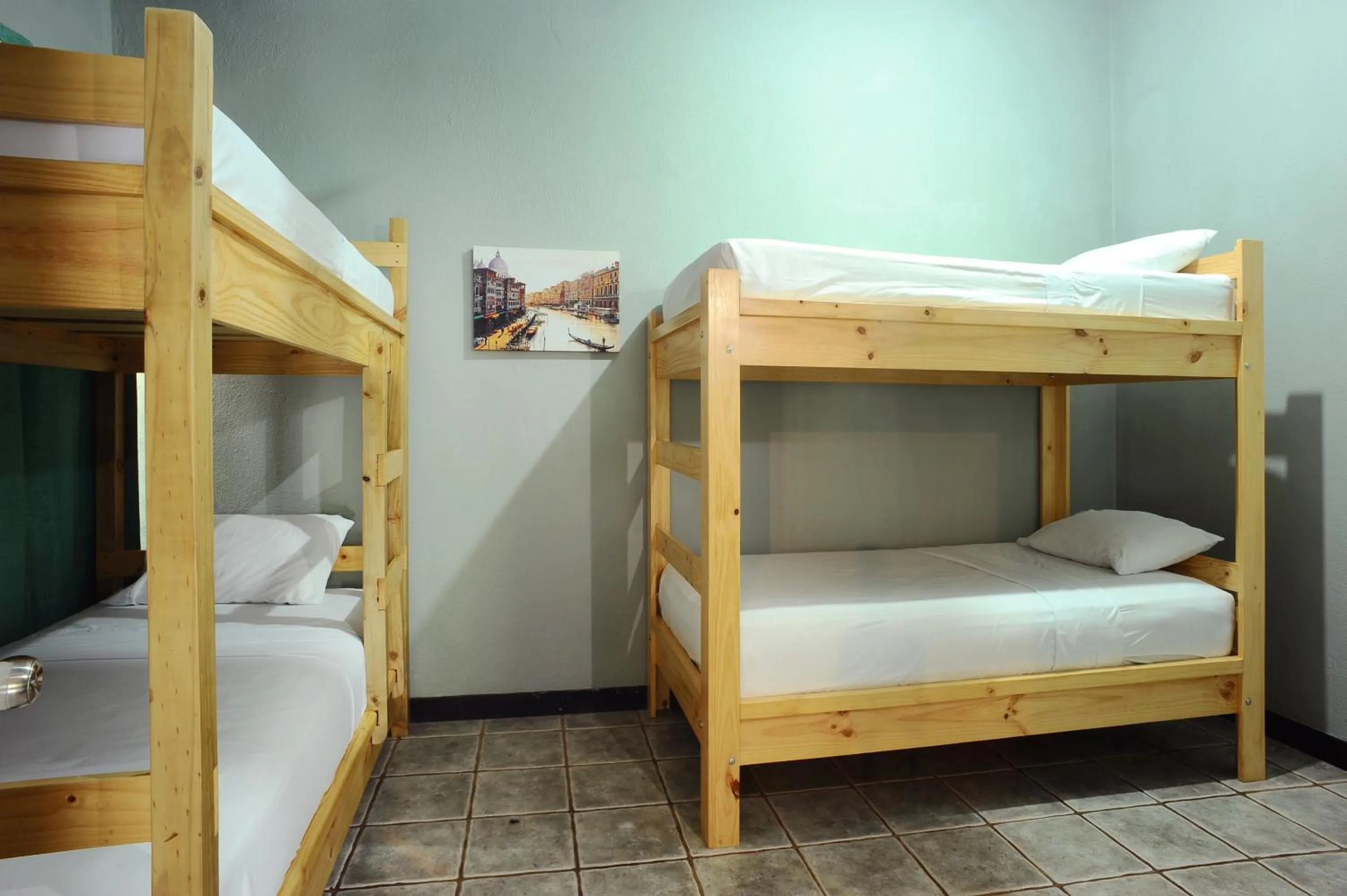 bunk bed, Bed in Wide Mouth Frog Quepos