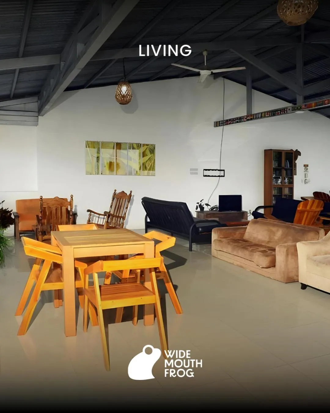 Living room in Wide Mouth Frog Quepos