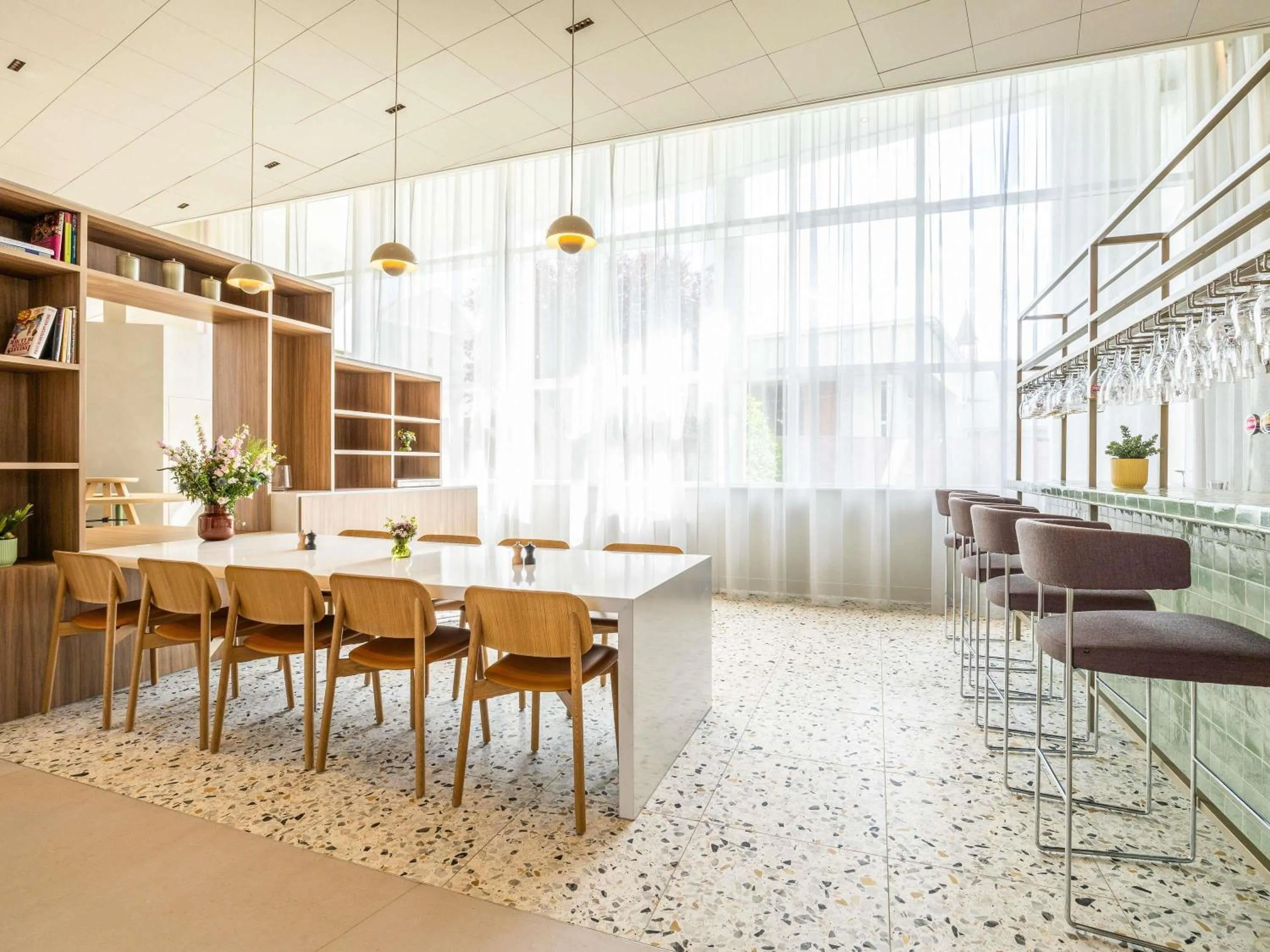 Lounge or bar in Novotel Brugge Centrum