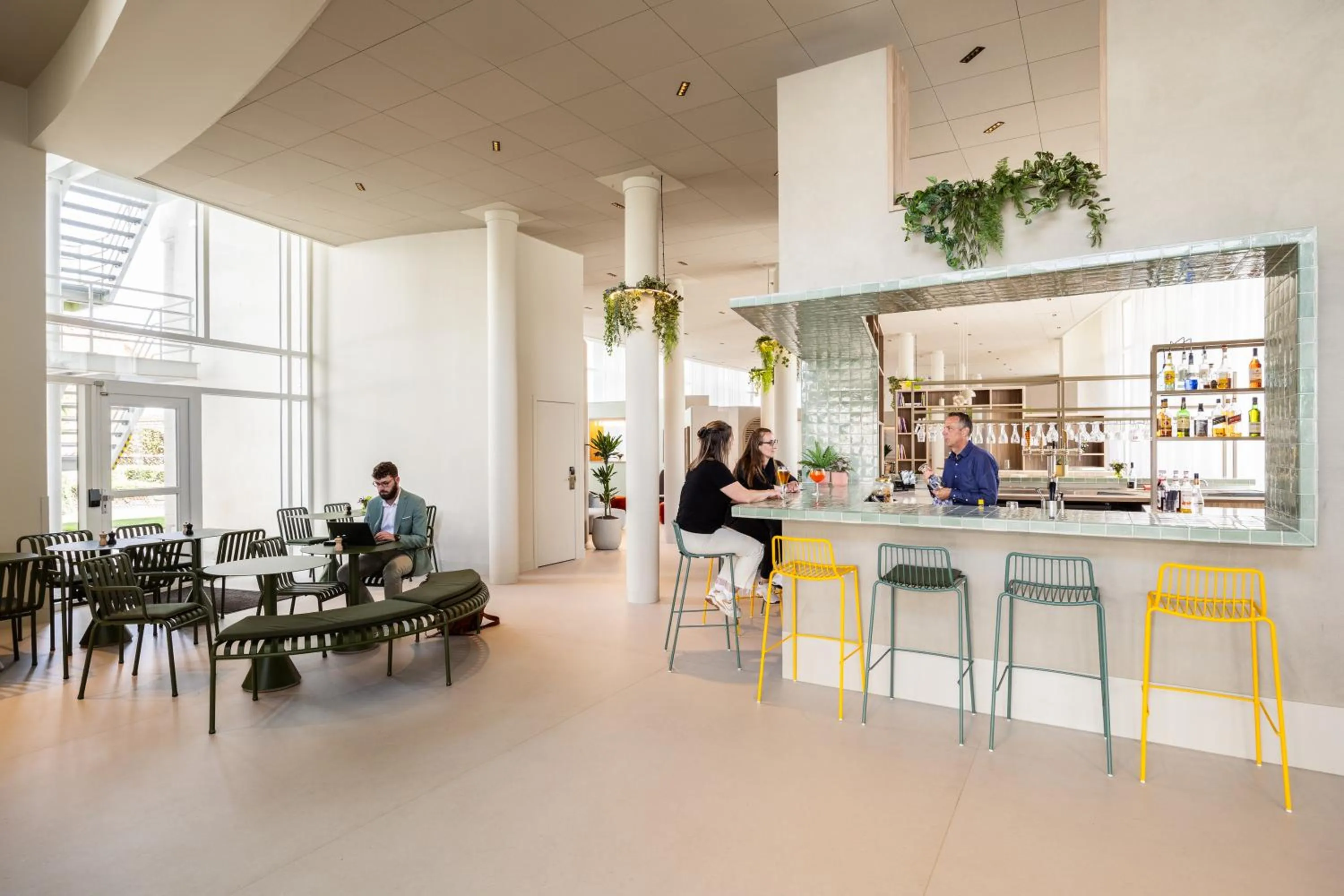 Lounge or bar in Novotel Brugge Centrum