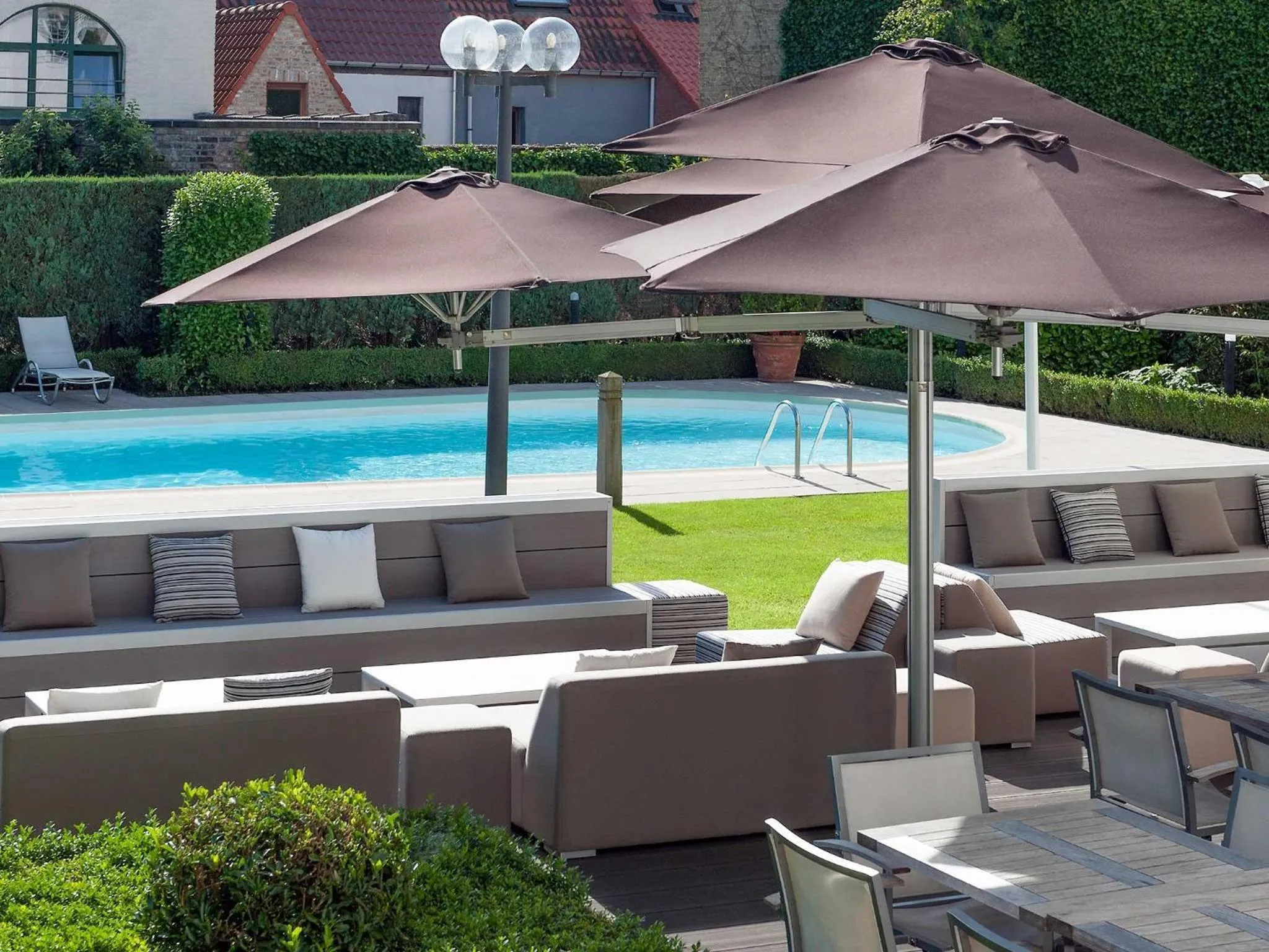 Pool view in Novotel Brugge Centrum