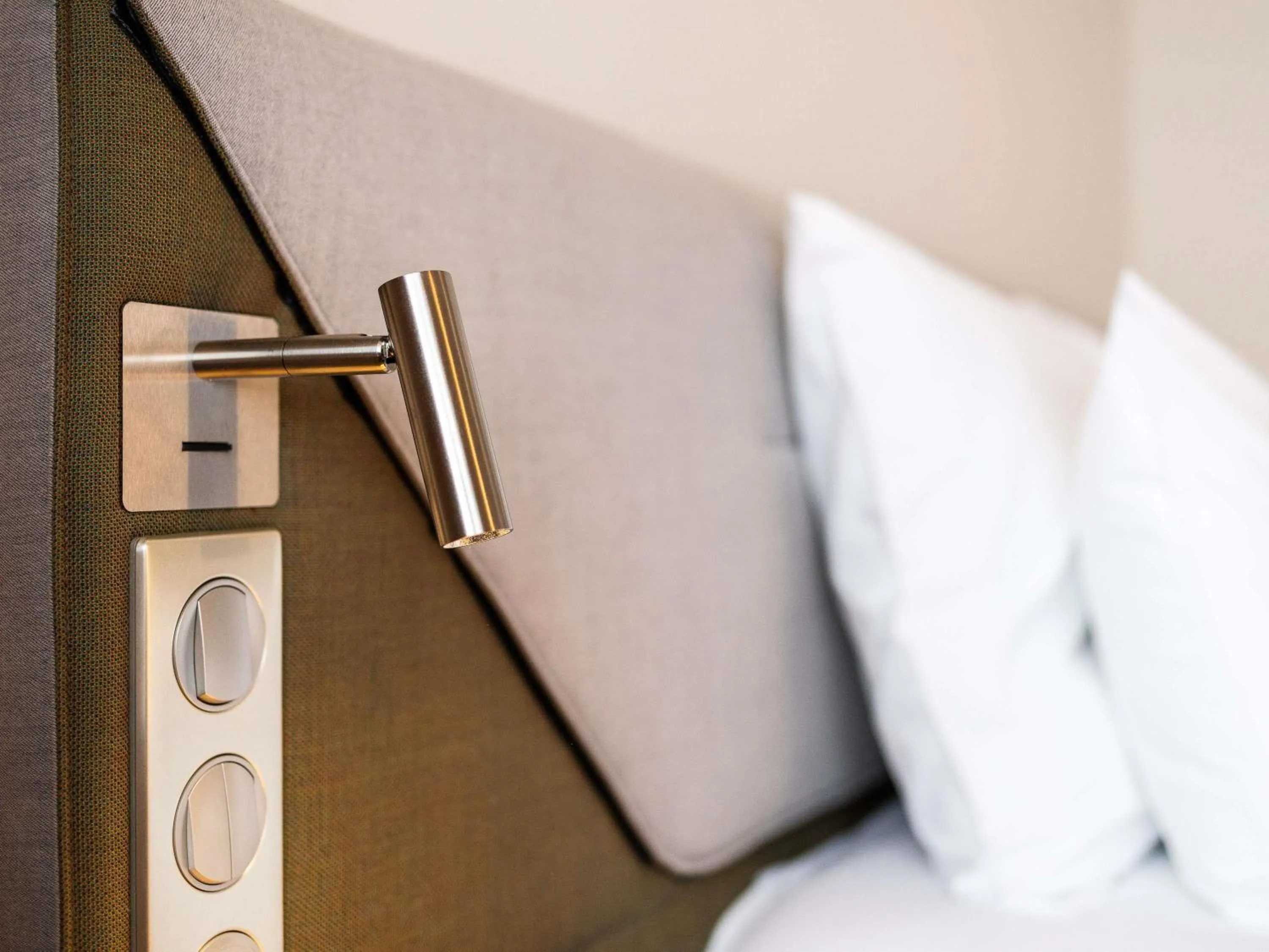 Bedroom, Bed in Novotel Brugge Centrum