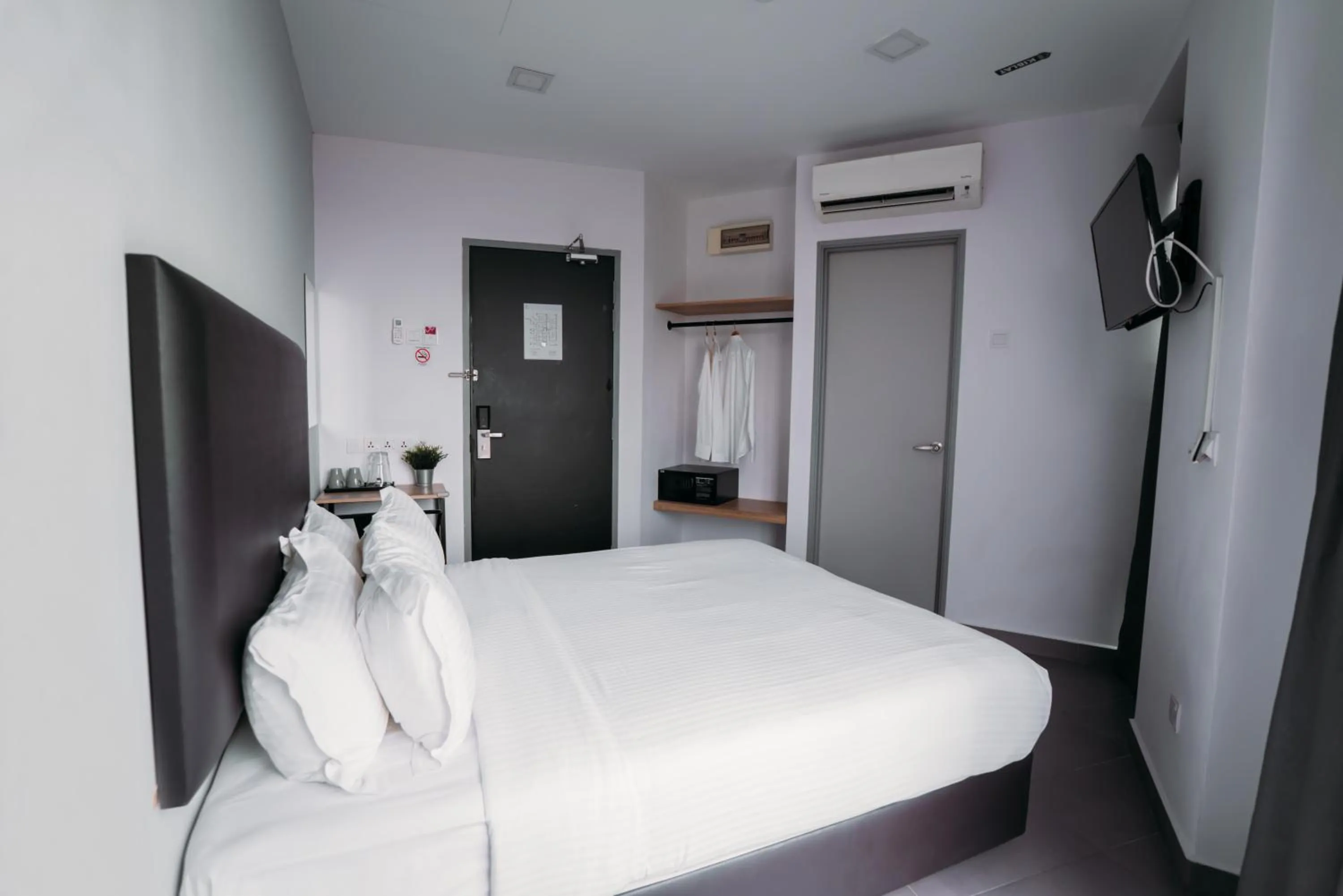 Photo of the whole room, Bed in B Lot Hotel