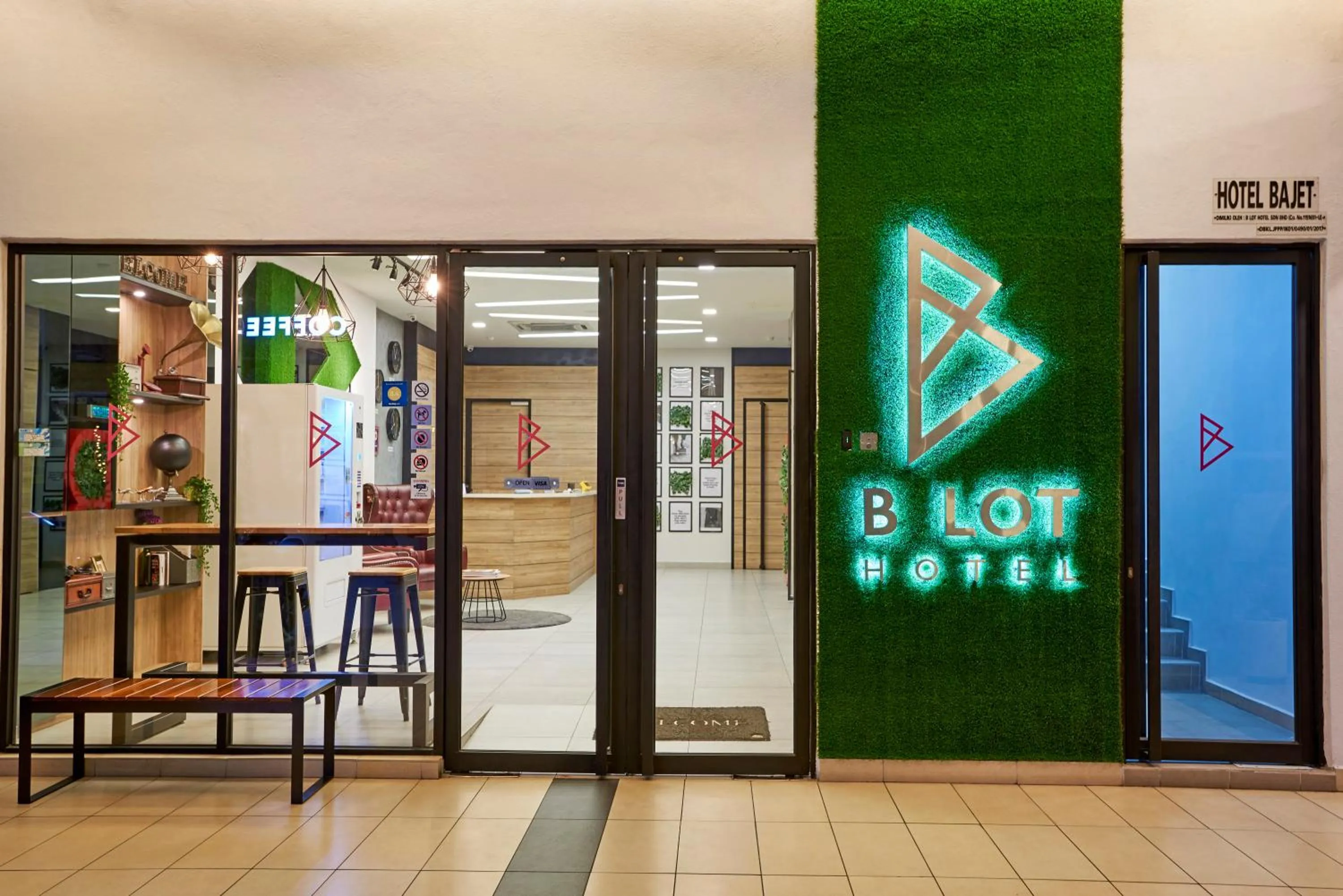 Facade/entrance in B Lot Hotel