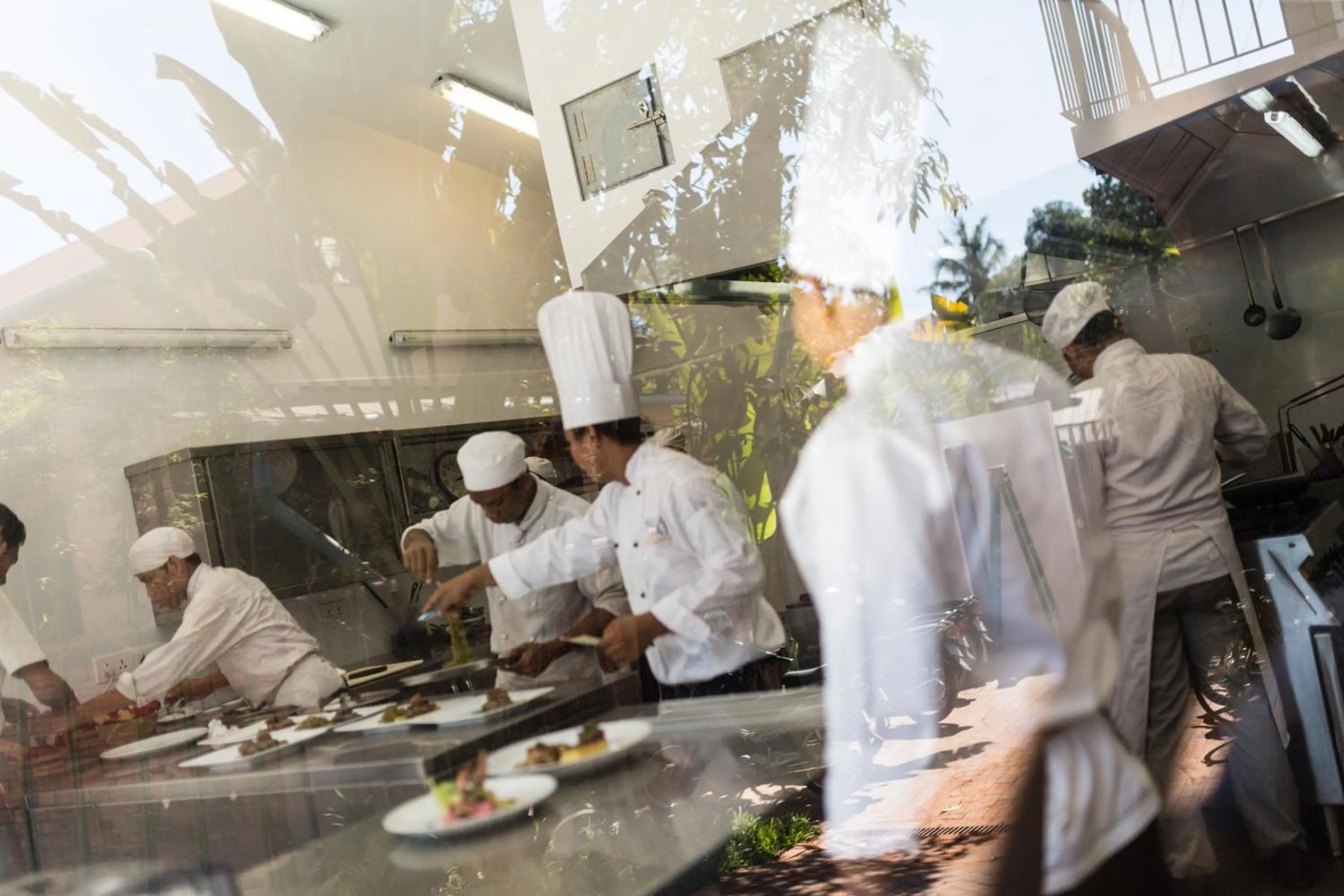 People in Sala Baï Hotel & Restaurant School