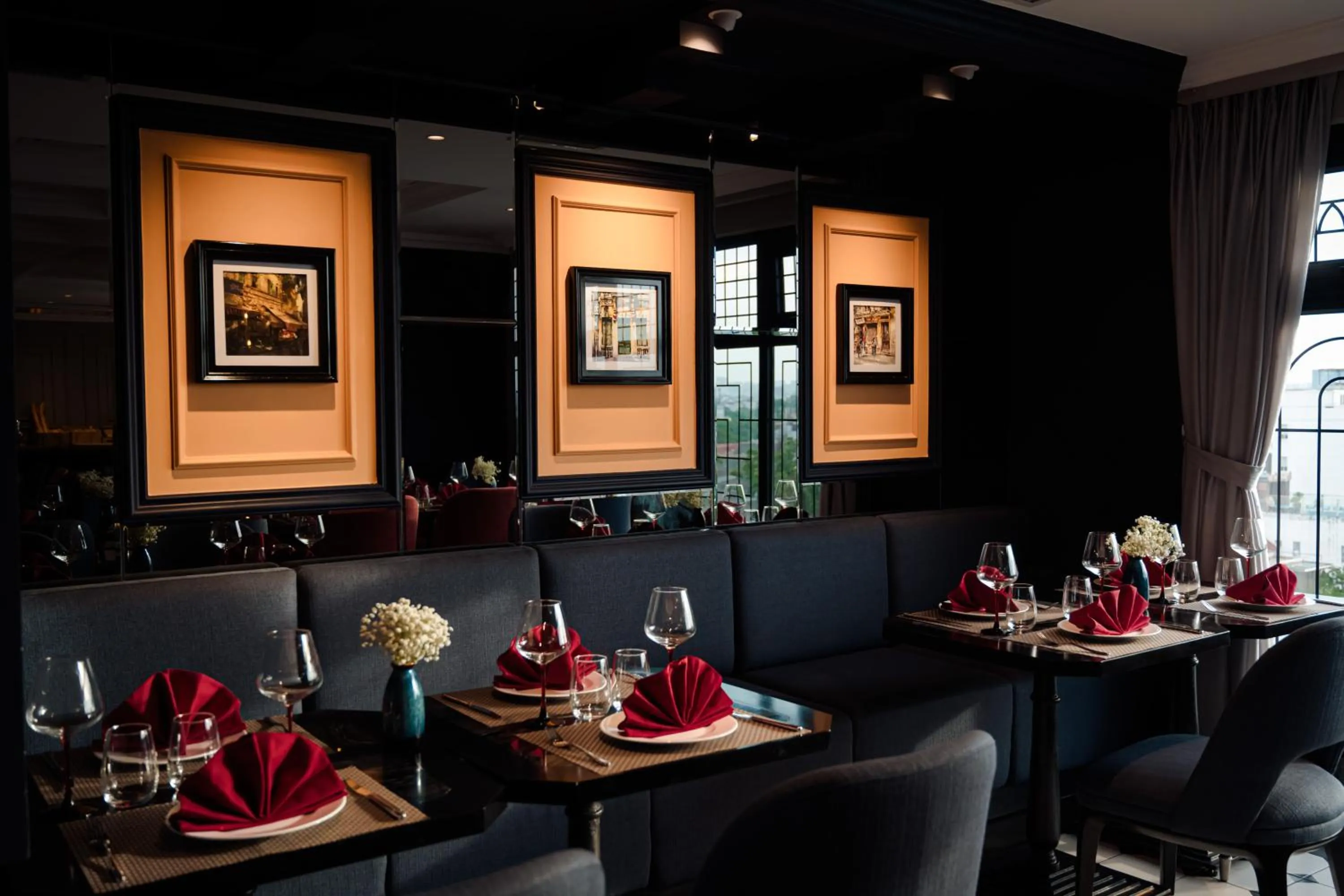 Restaurant/places to eat in Champton Hanoi Hotel