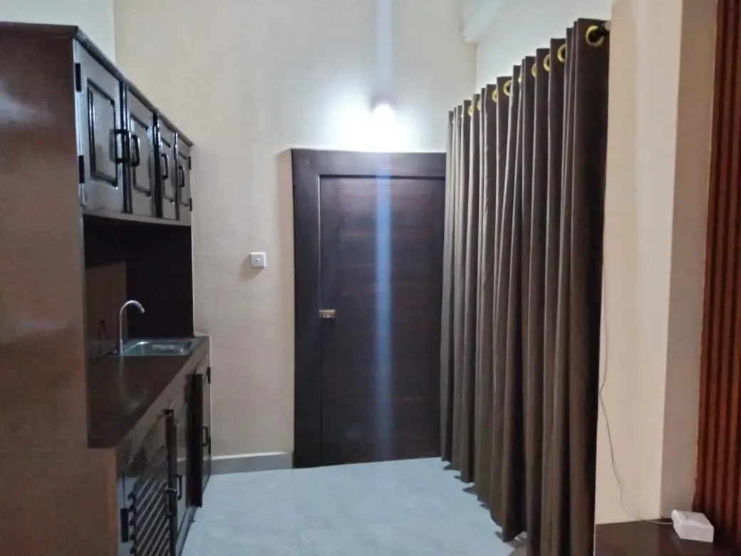 Gnaanams Hotel and Restaurant