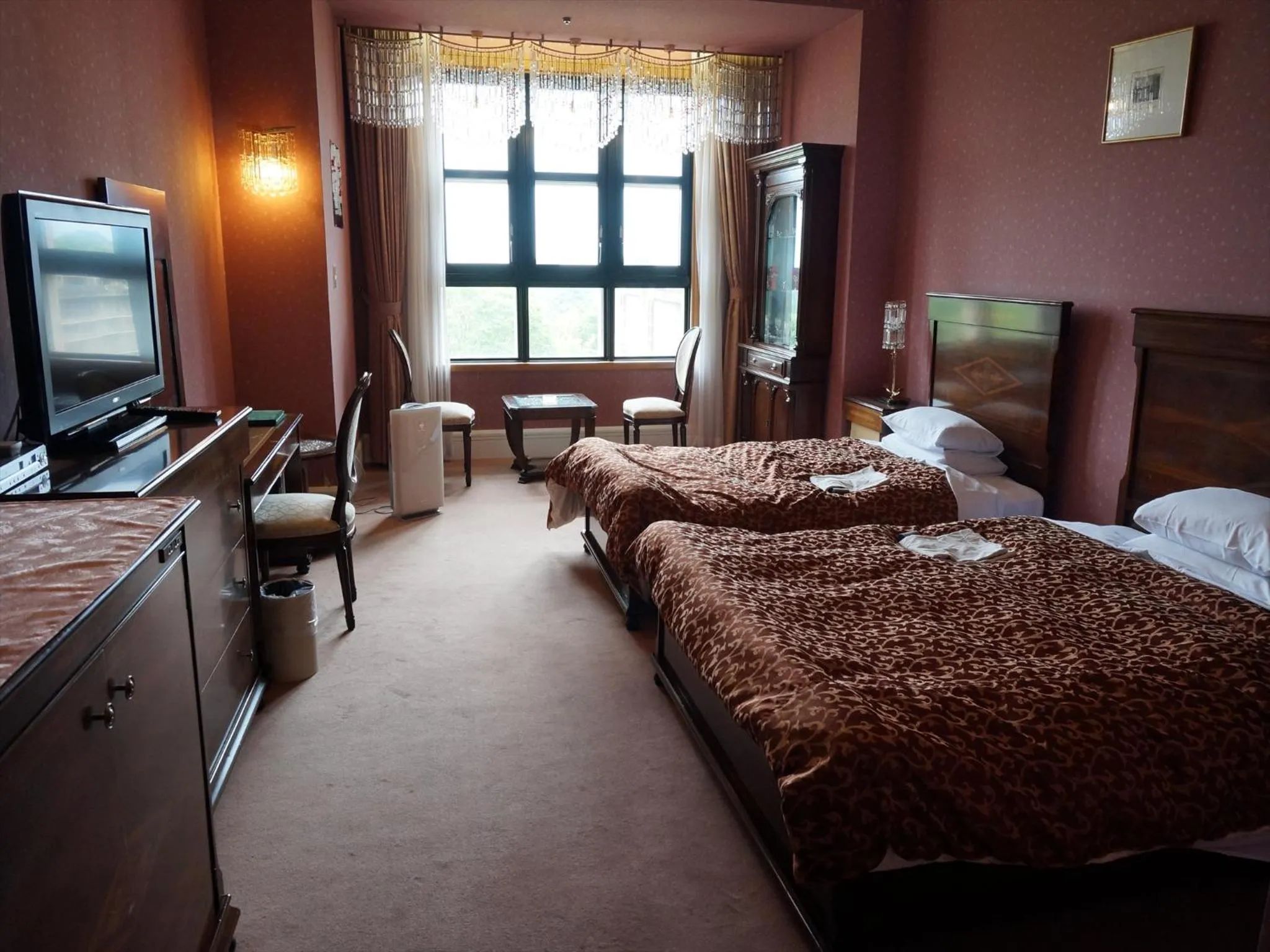 Bedroom, TV/Entertainment Center in Nanki Shirahama Resort Hotel