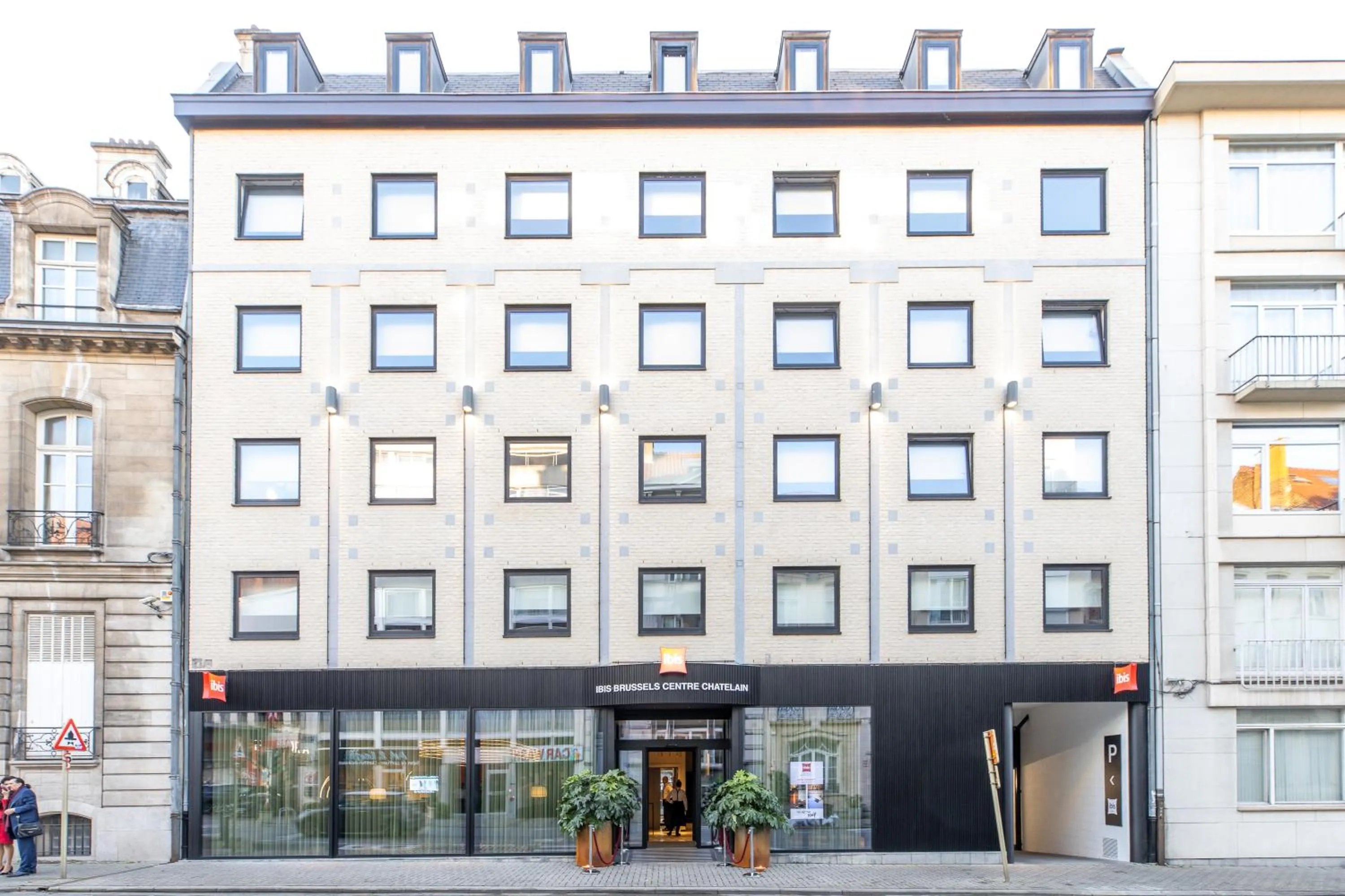 Property building in ibis Brussels Centre Chatelain
