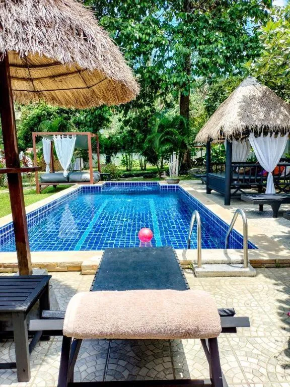 Swimming pool in Wirason Residence